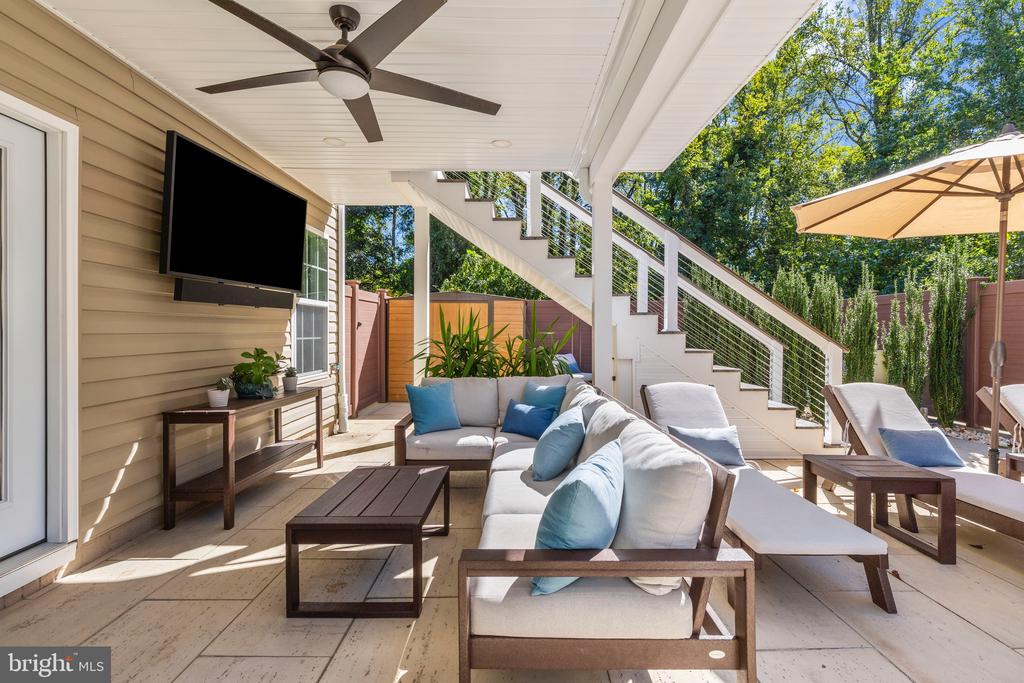 1426 SILVER OAK LANE