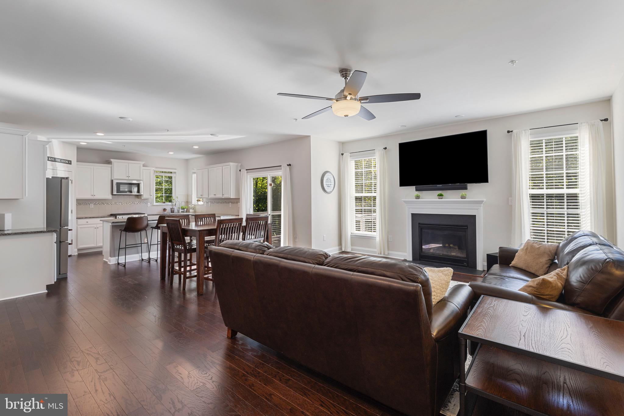 1426 SILVER OAK LANE