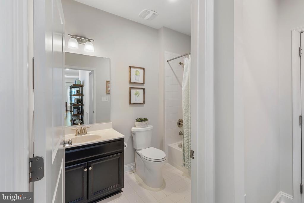 1426 SILVER OAK LANE