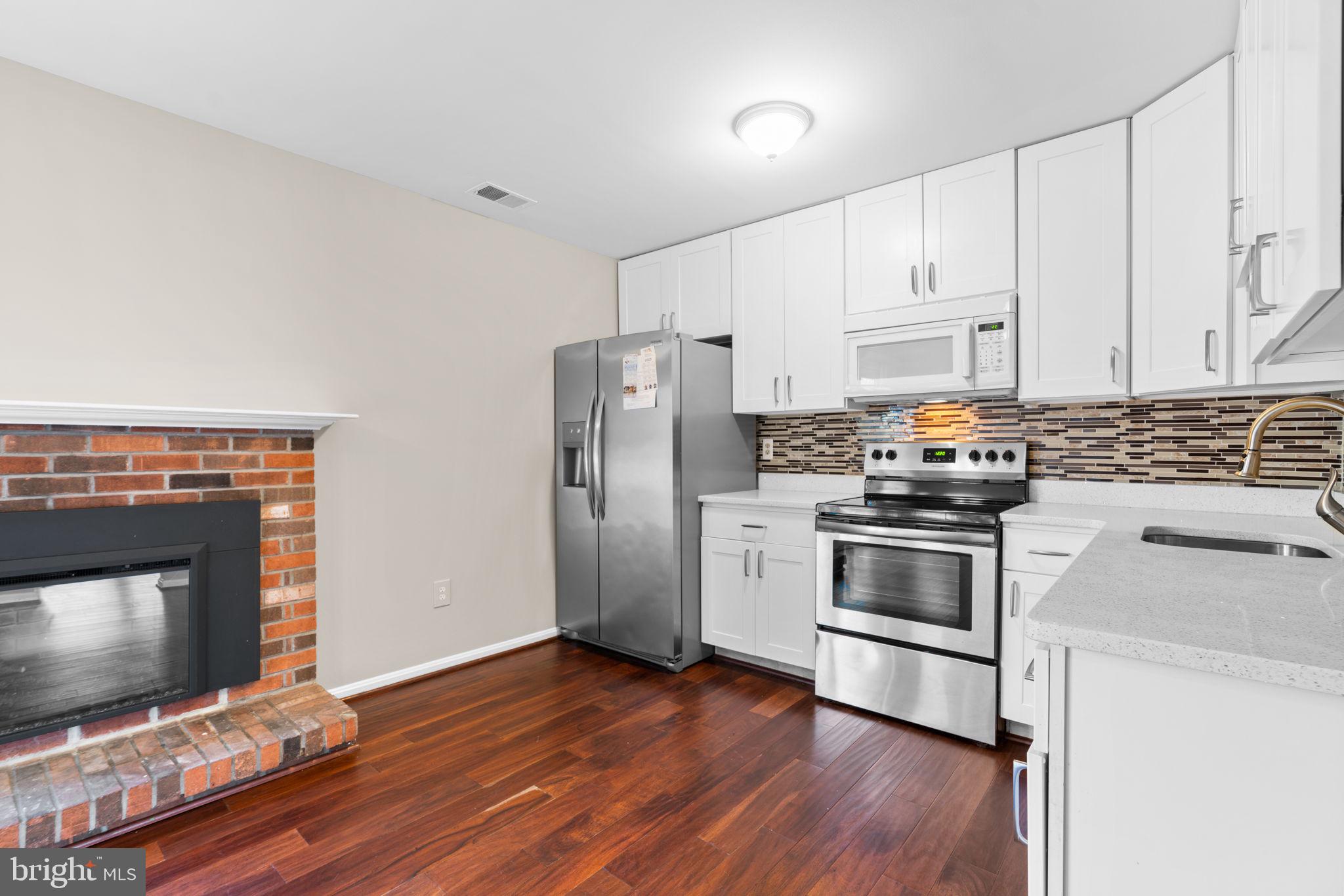 1705 HART COURT