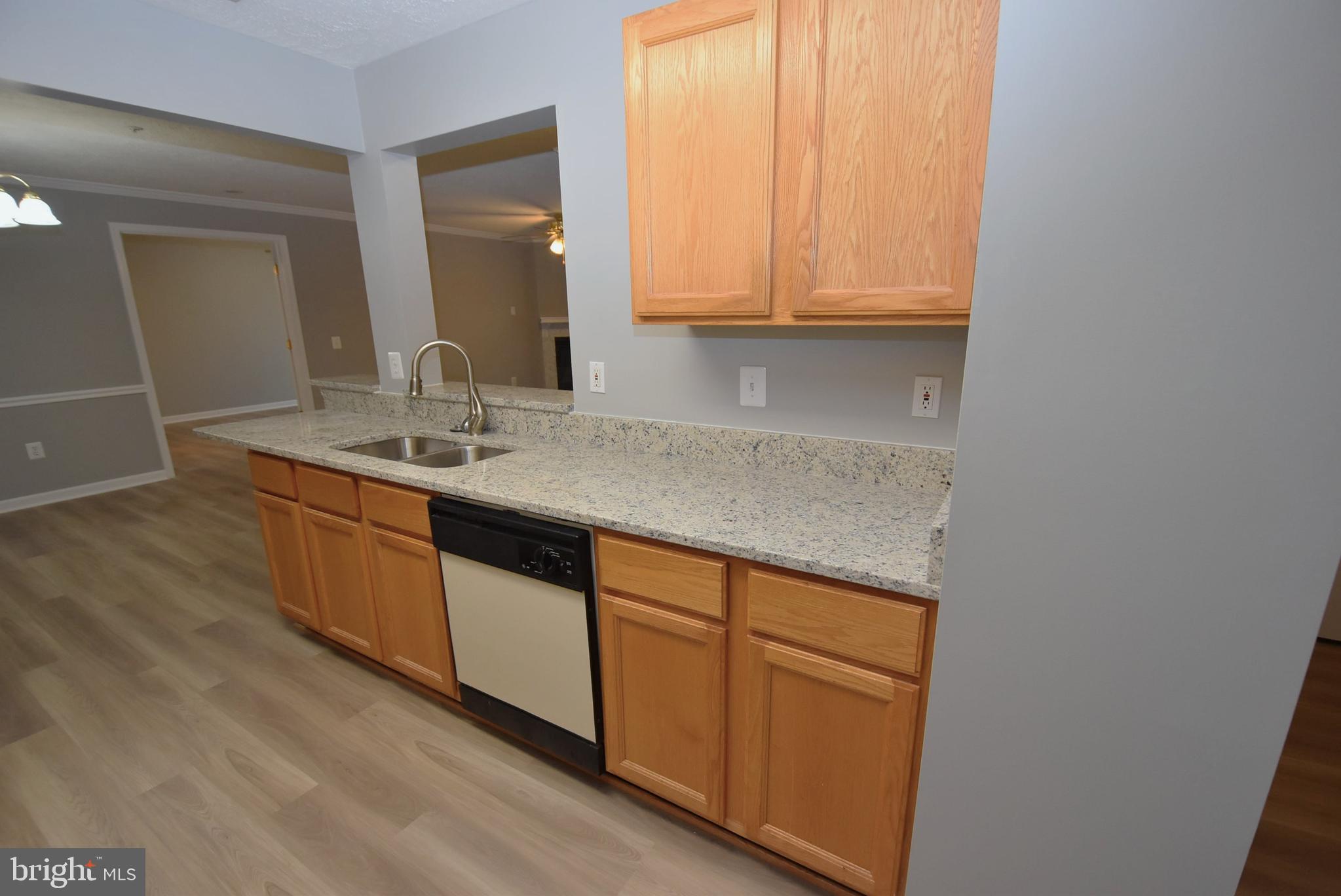 2002 PHILLIPS TERRACE 6