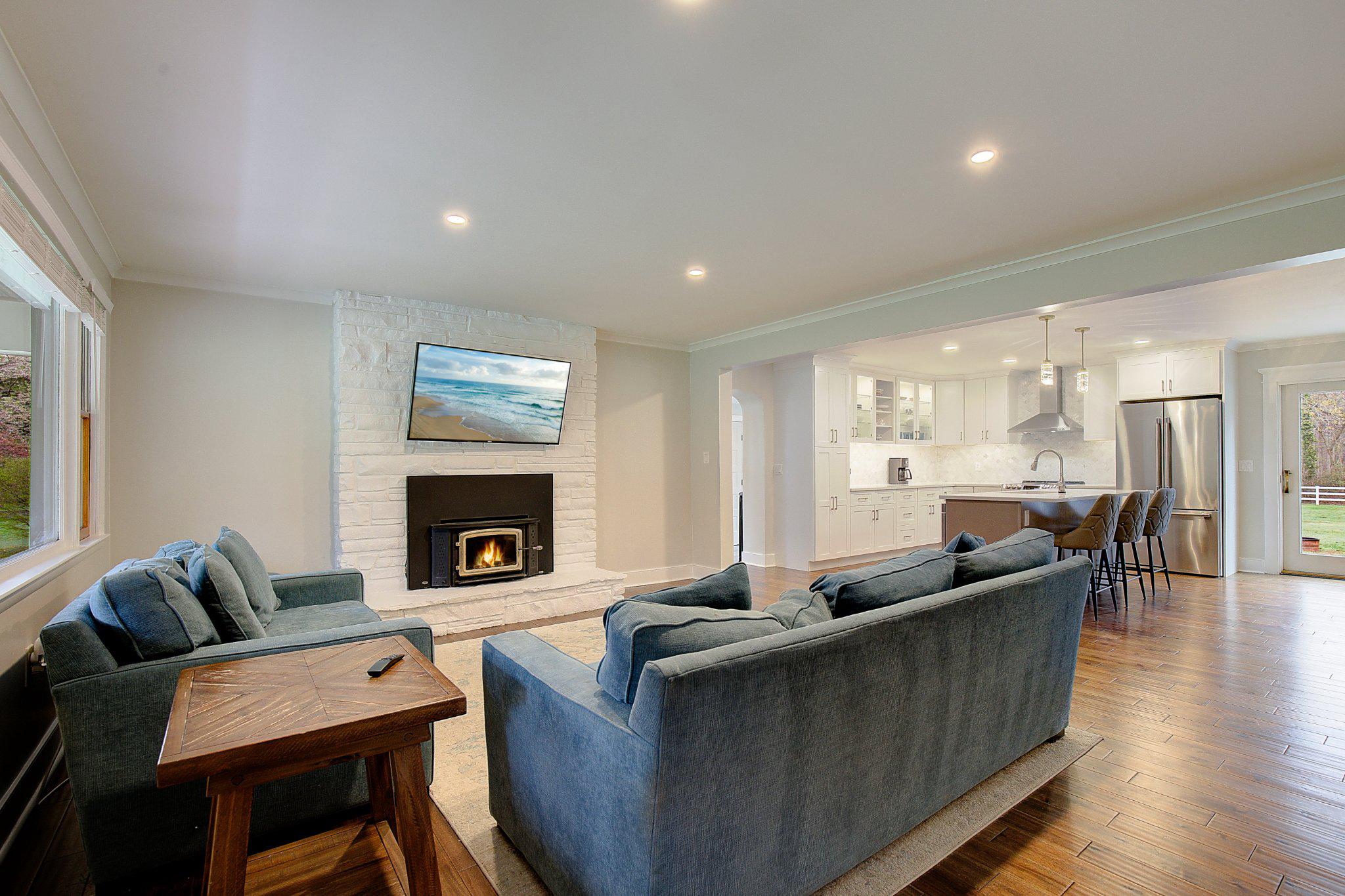 818 CEDARCROFT DRIVE