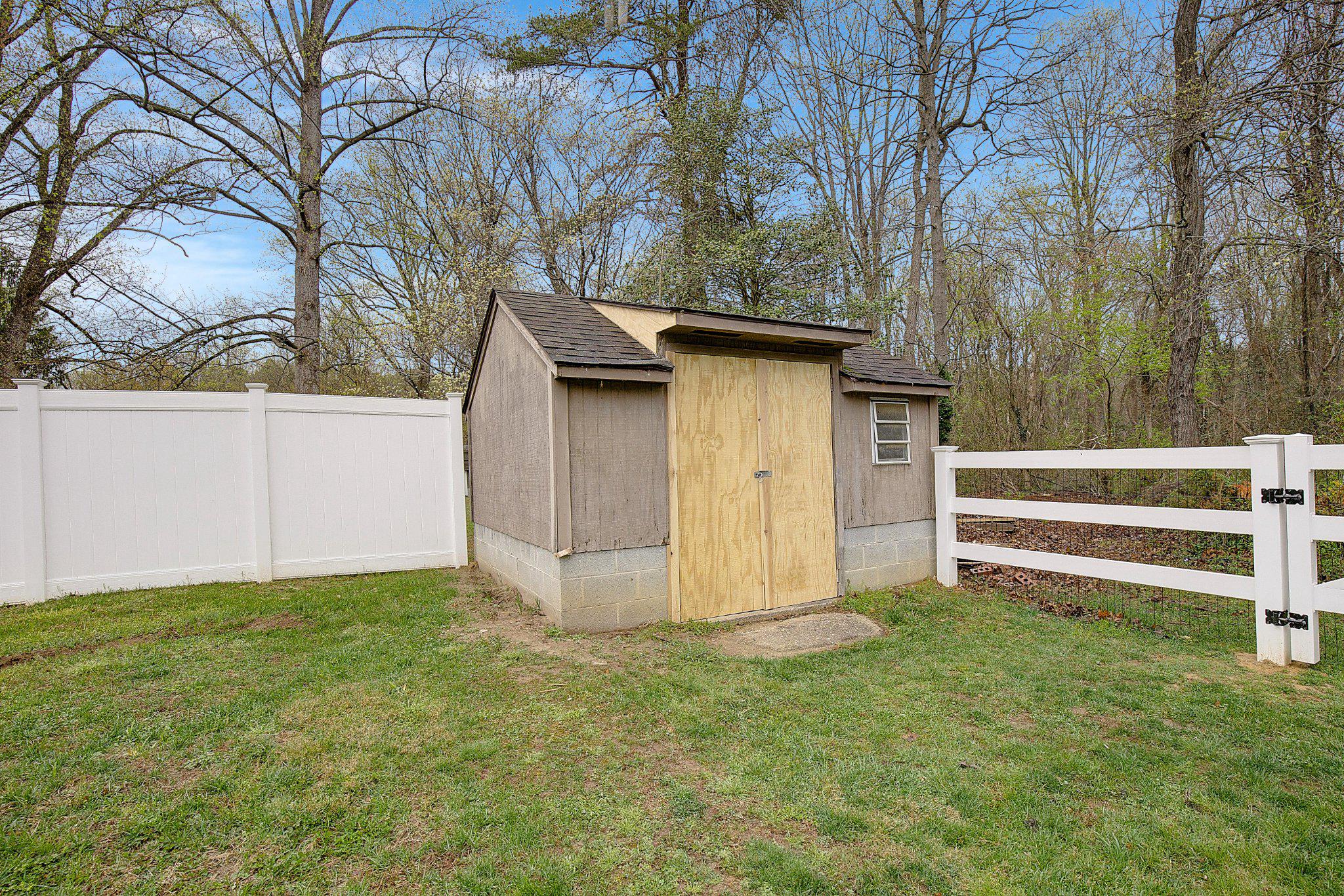 818 CEDARCROFT DRIVE
