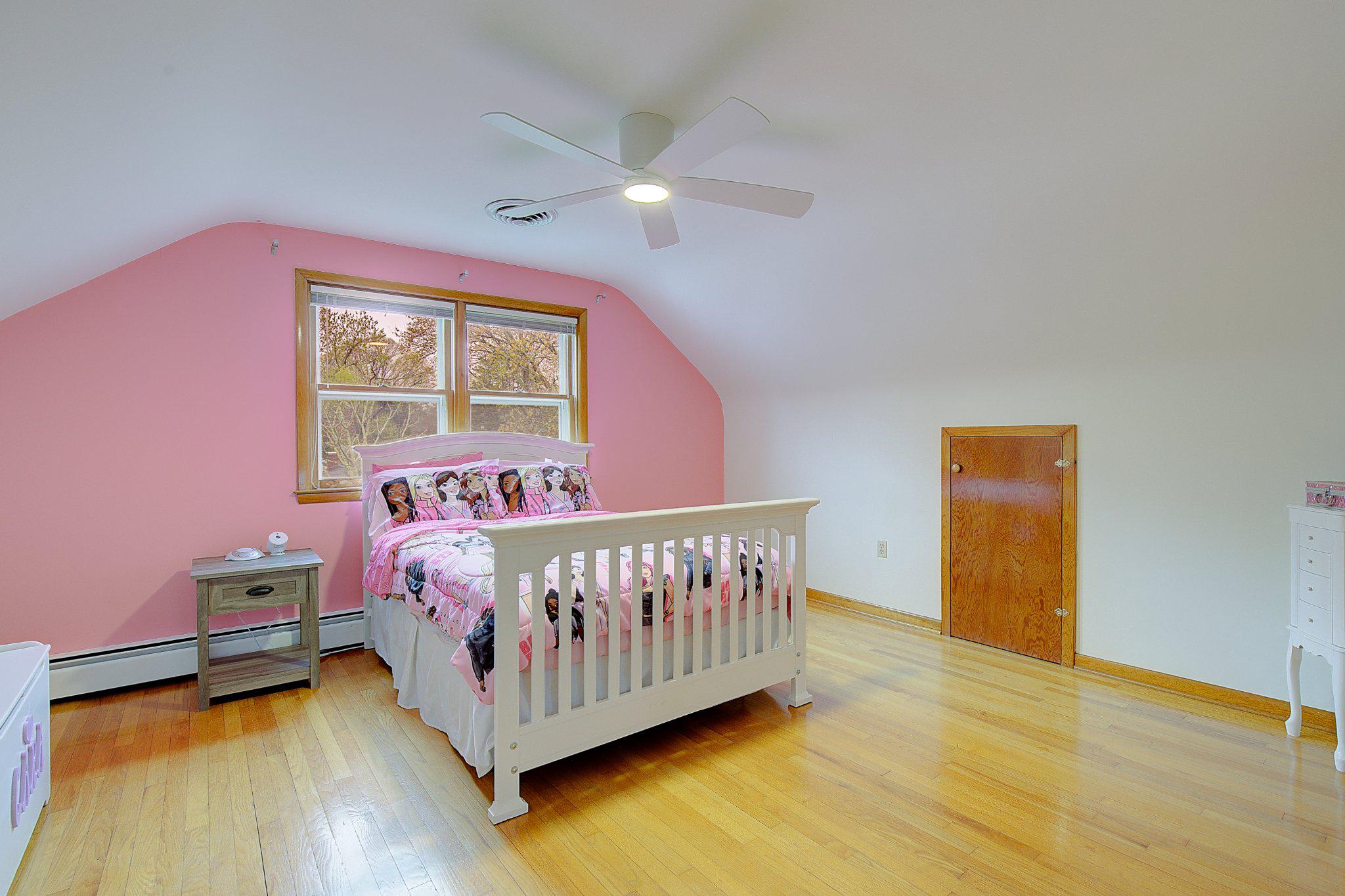 818 CEDARCROFT DRIVE