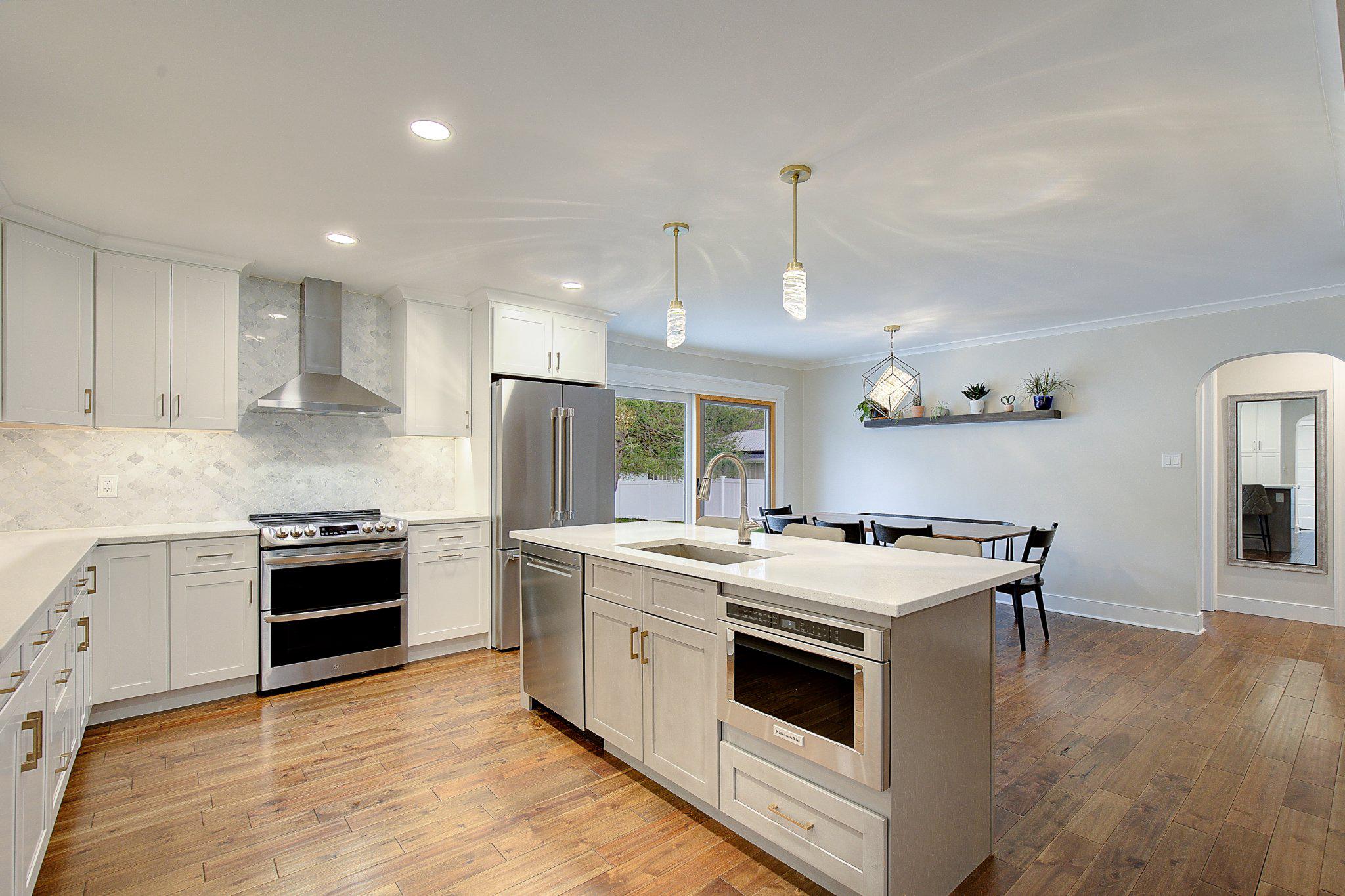 818 CEDARCROFT DRIVE