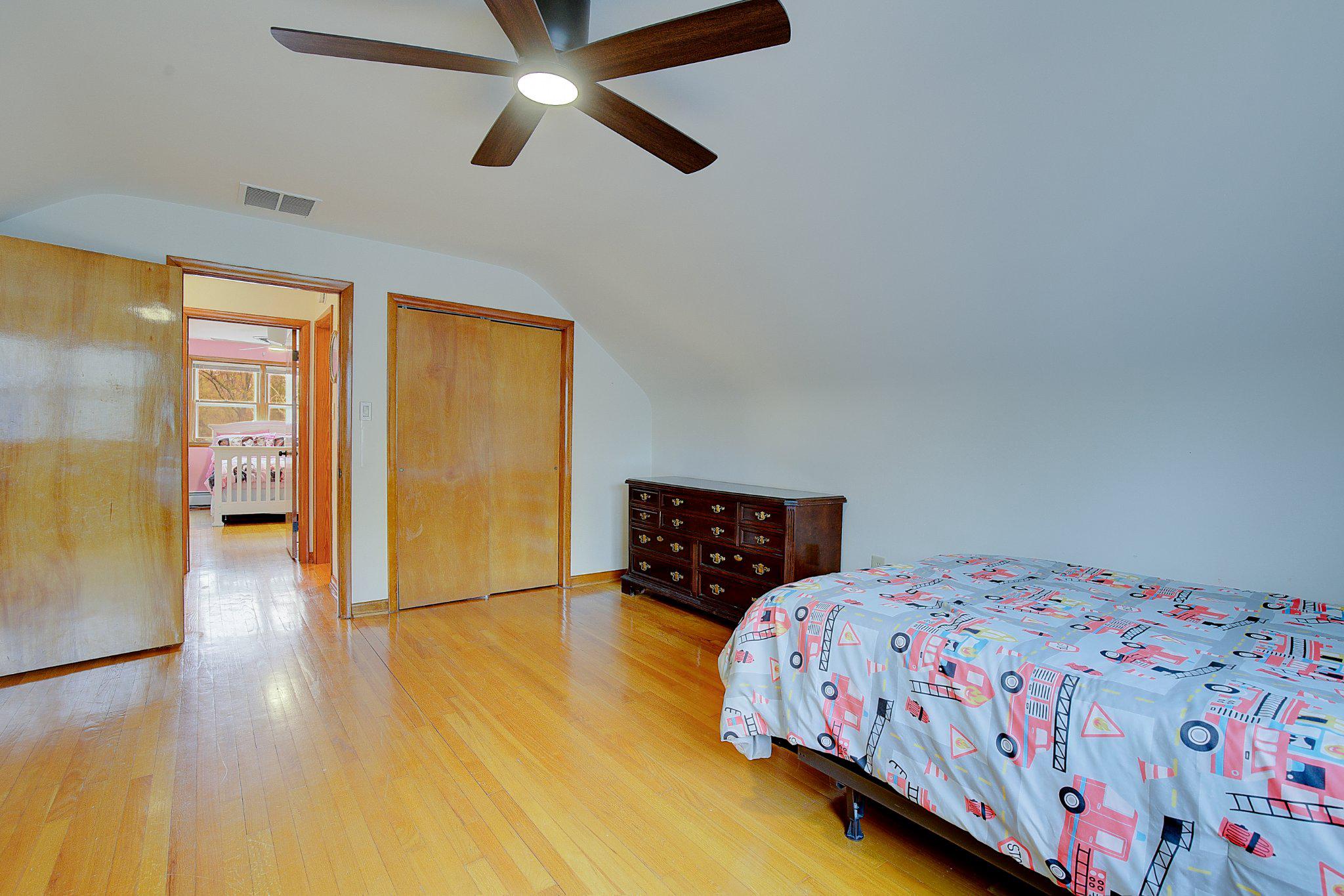 818 CEDARCROFT DRIVE