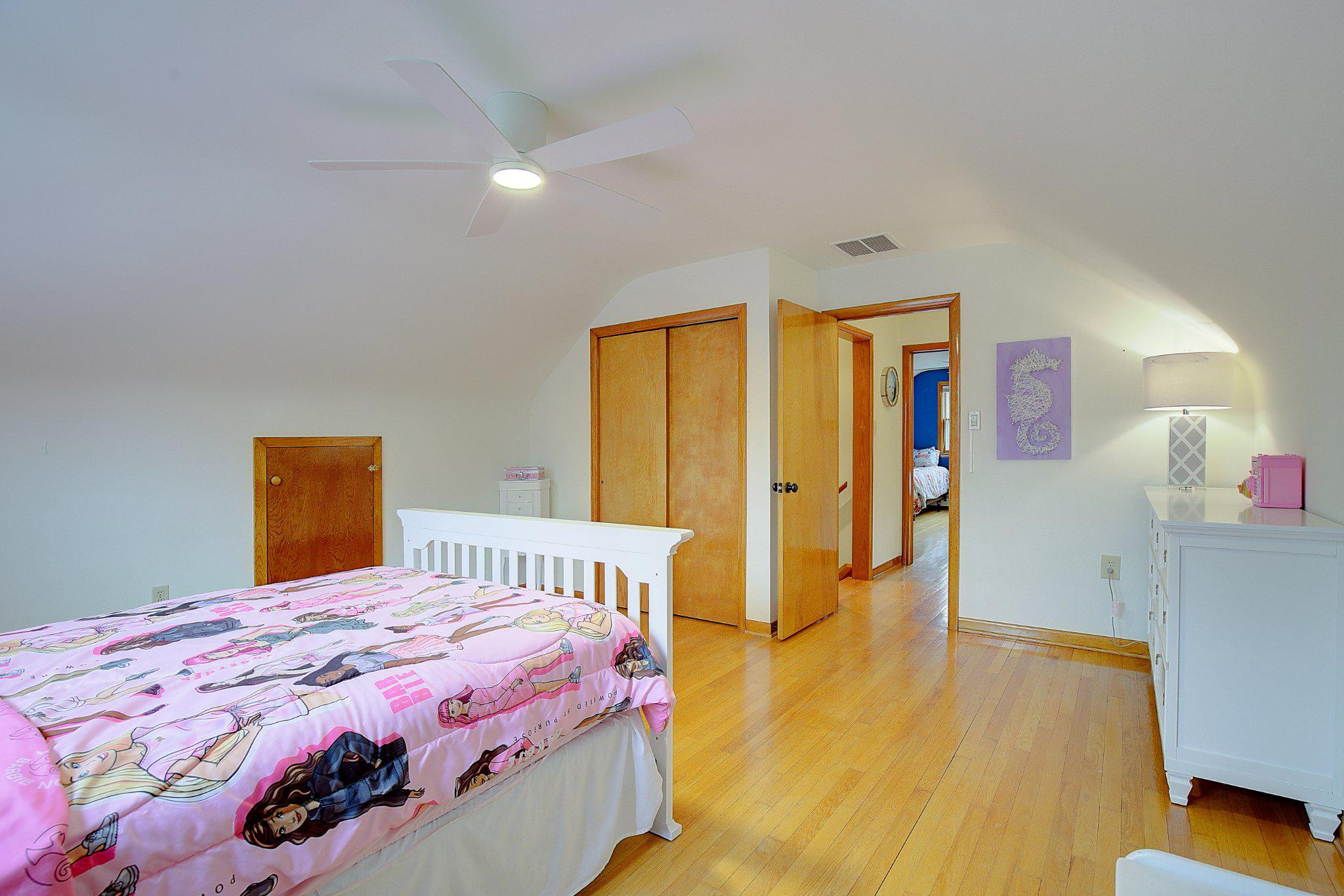 818 CEDARCROFT DRIVE