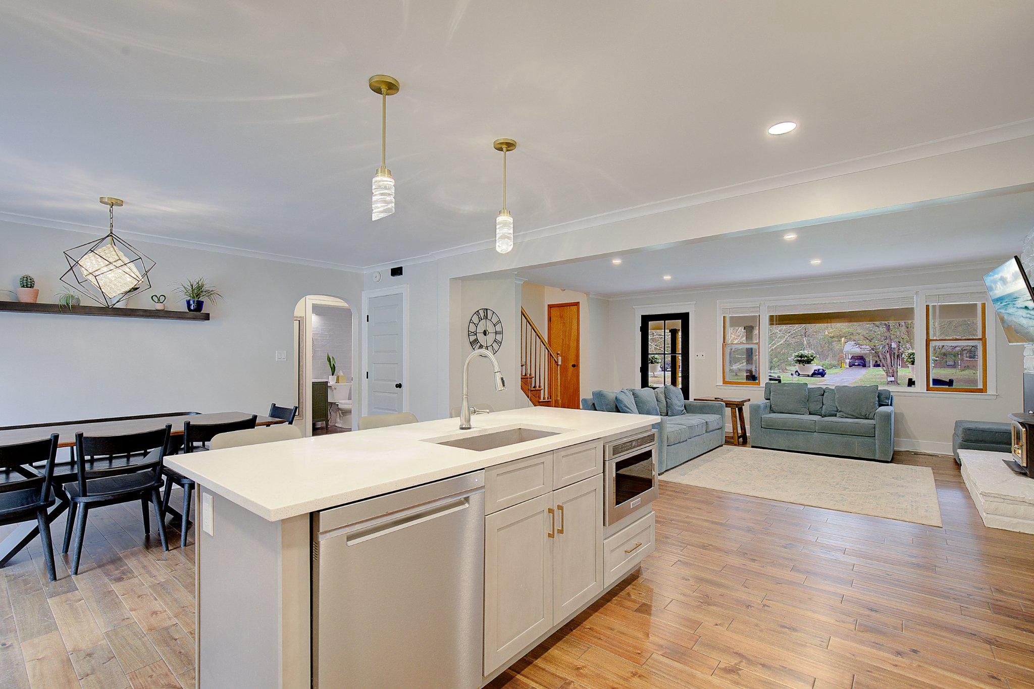 818 CEDARCROFT DRIVE