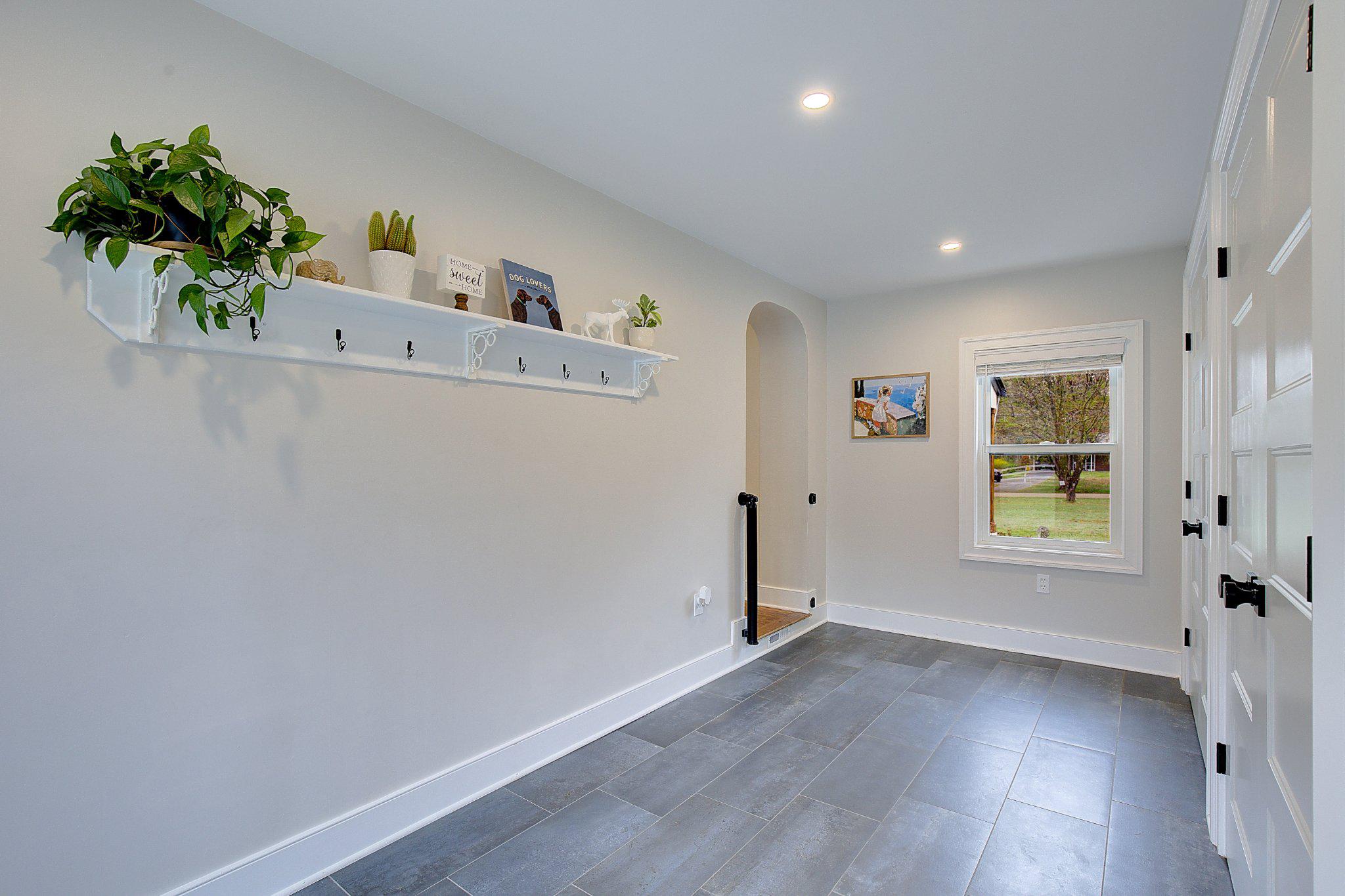 818 CEDARCROFT DRIVE