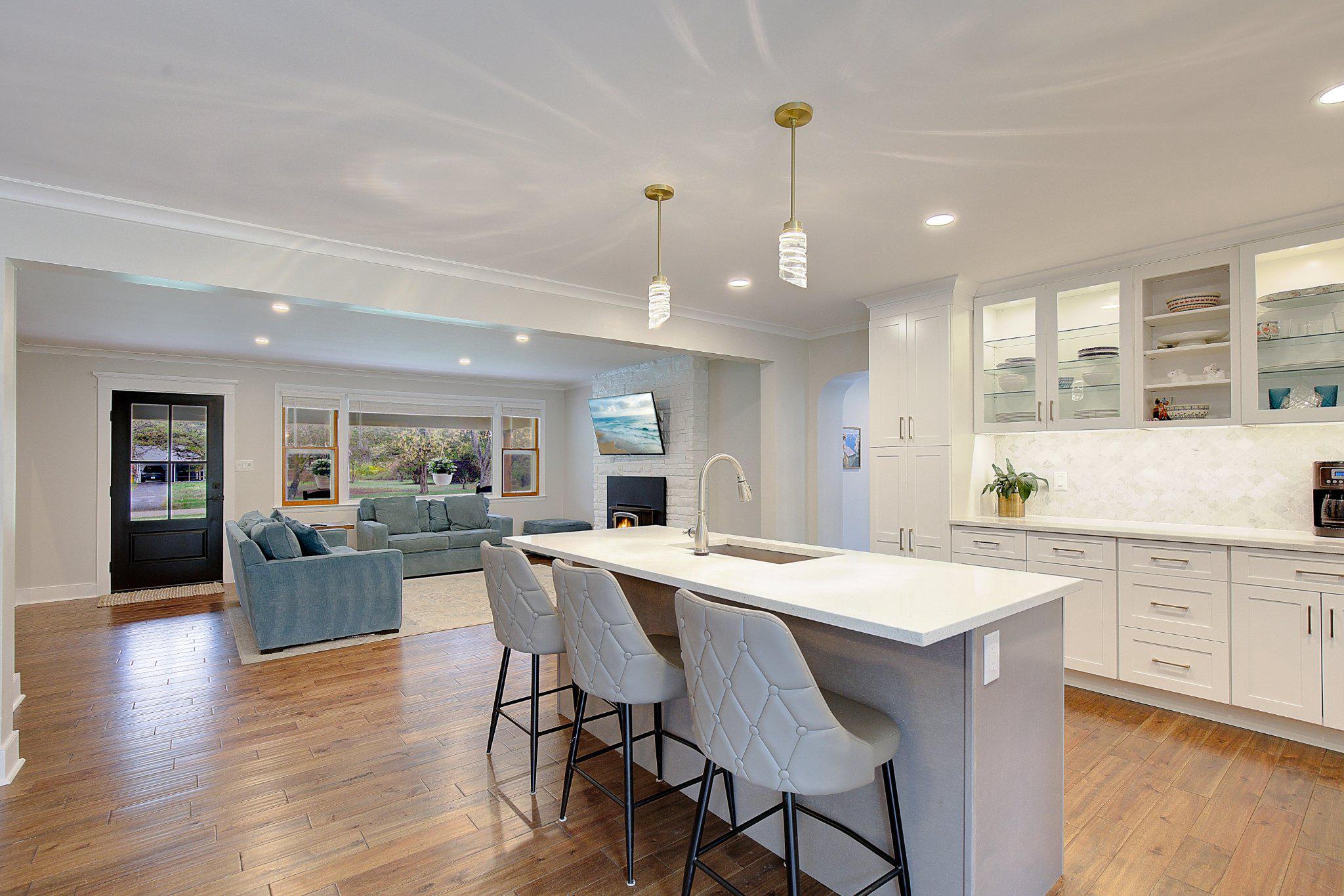 818 CEDARCROFT DRIVE