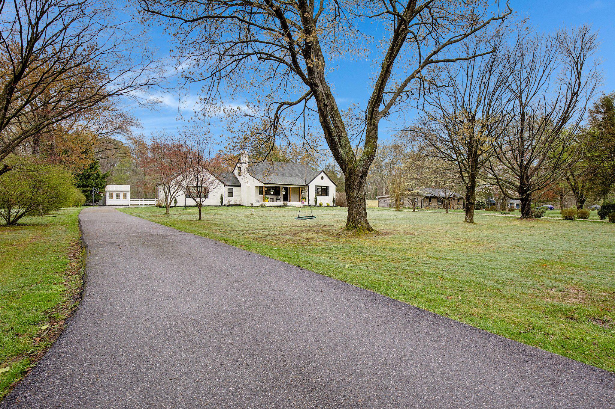 818 CEDARCROFT DRIVE