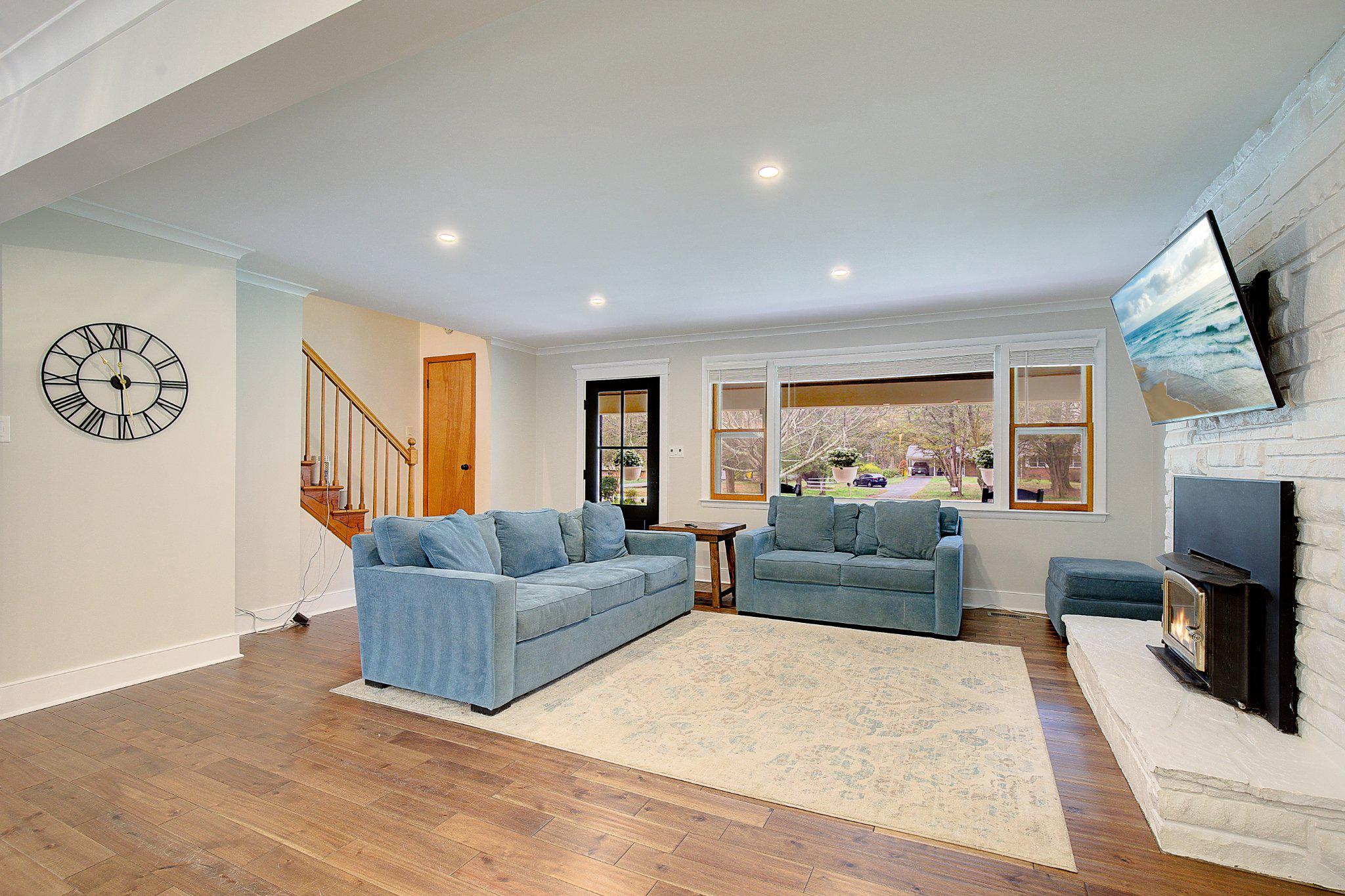 818 CEDARCROFT DRIVE