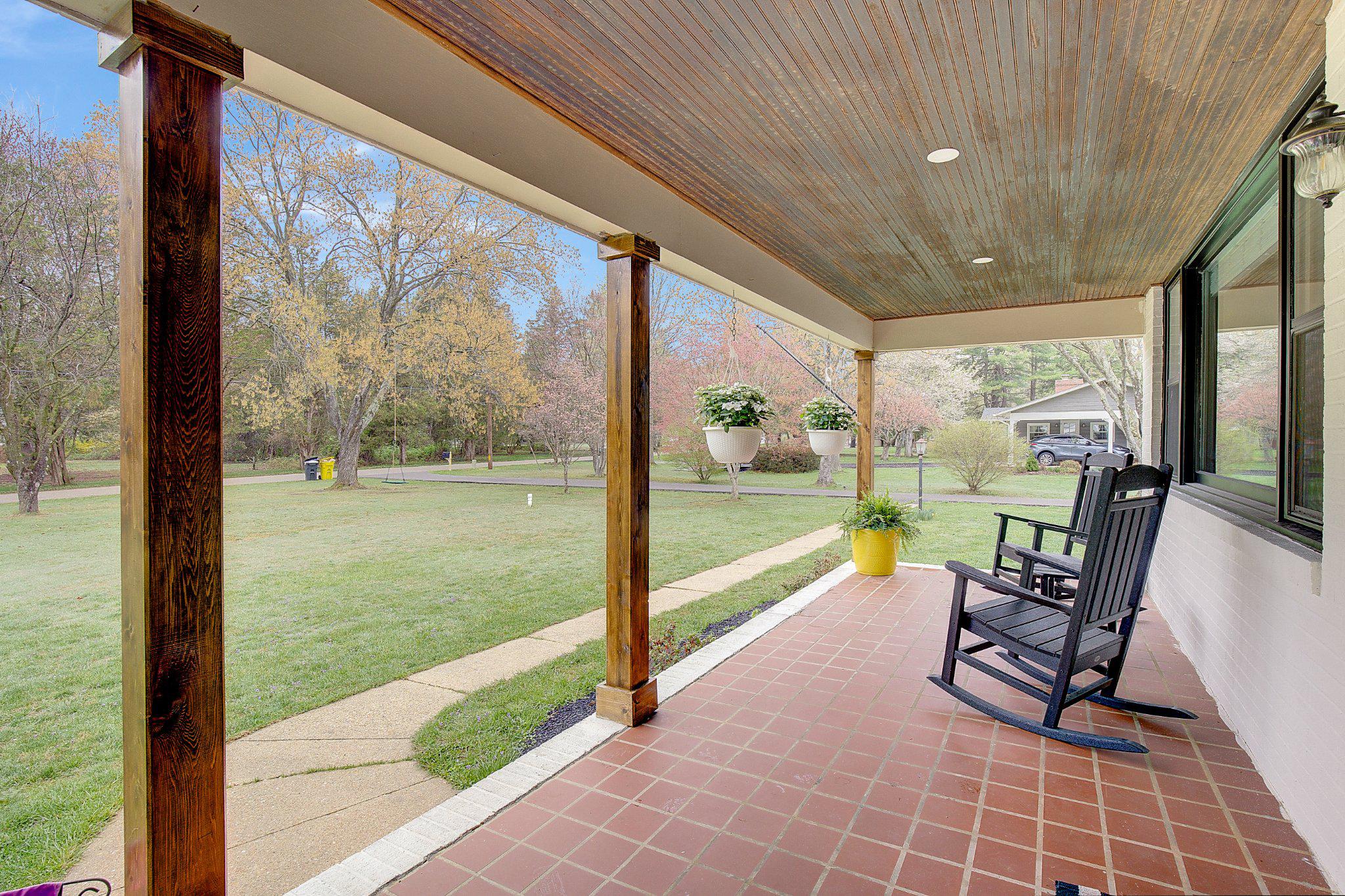 818 CEDARCROFT DRIVE
