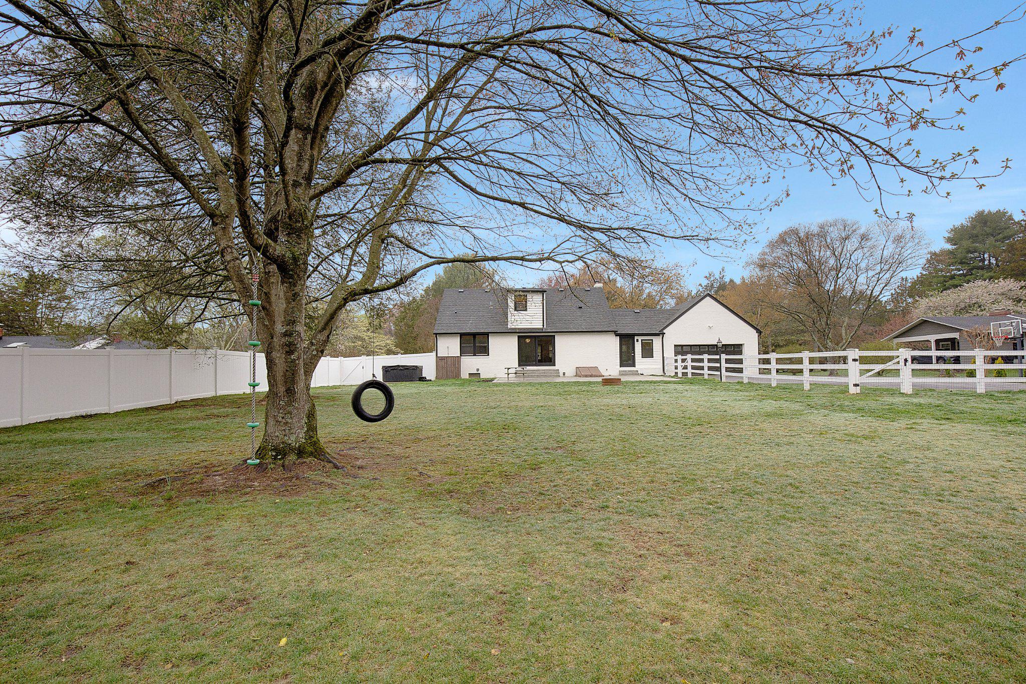 818 CEDARCROFT DRIVE
