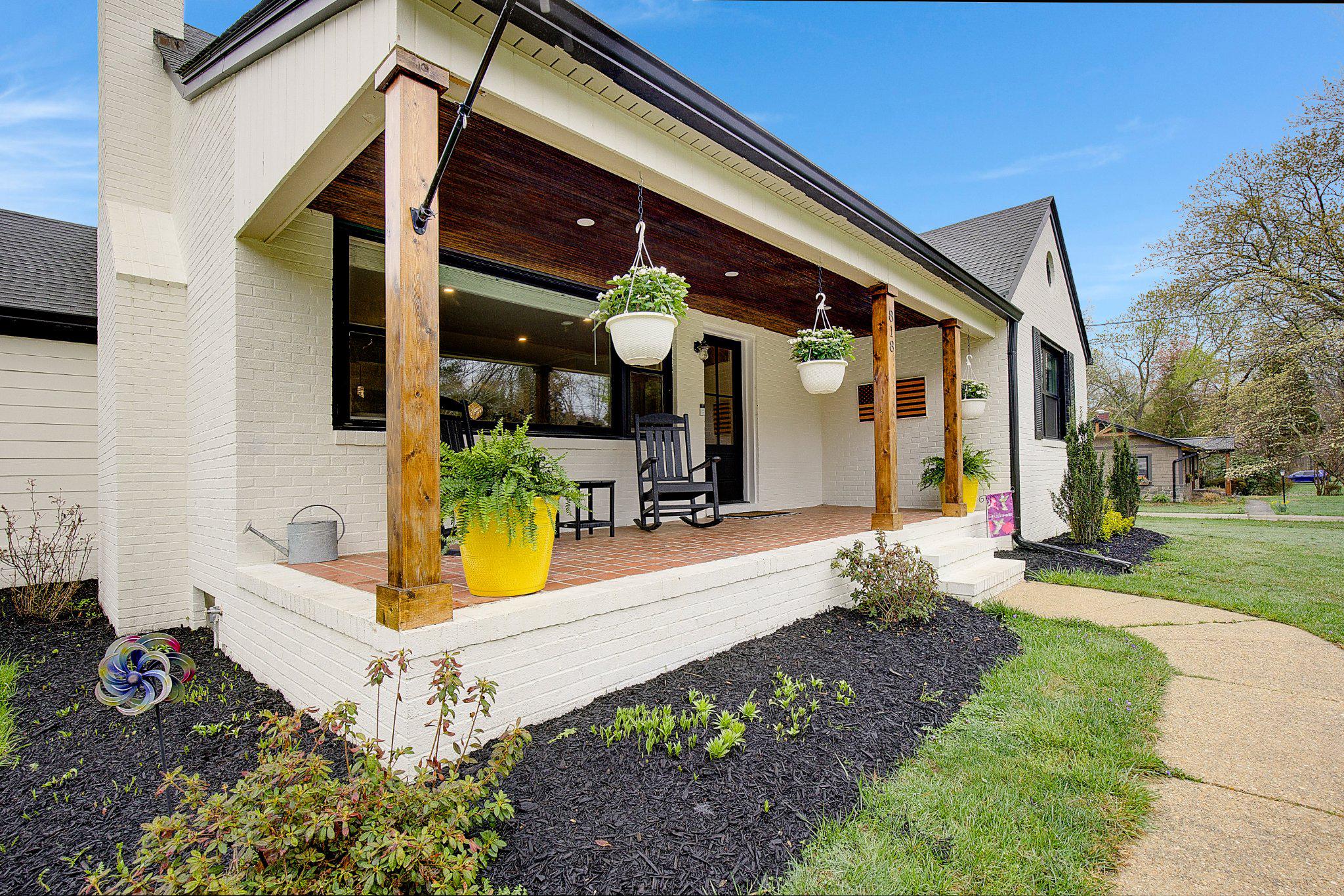 818 CEDARCROFT DRIVE