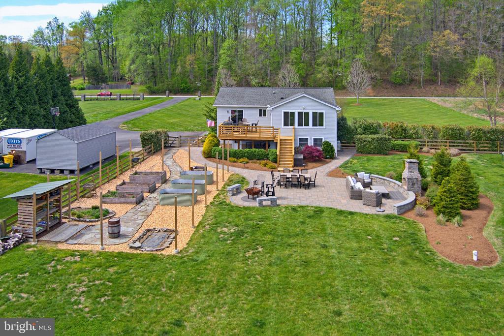 3229 BEARDS POINT ROAD
