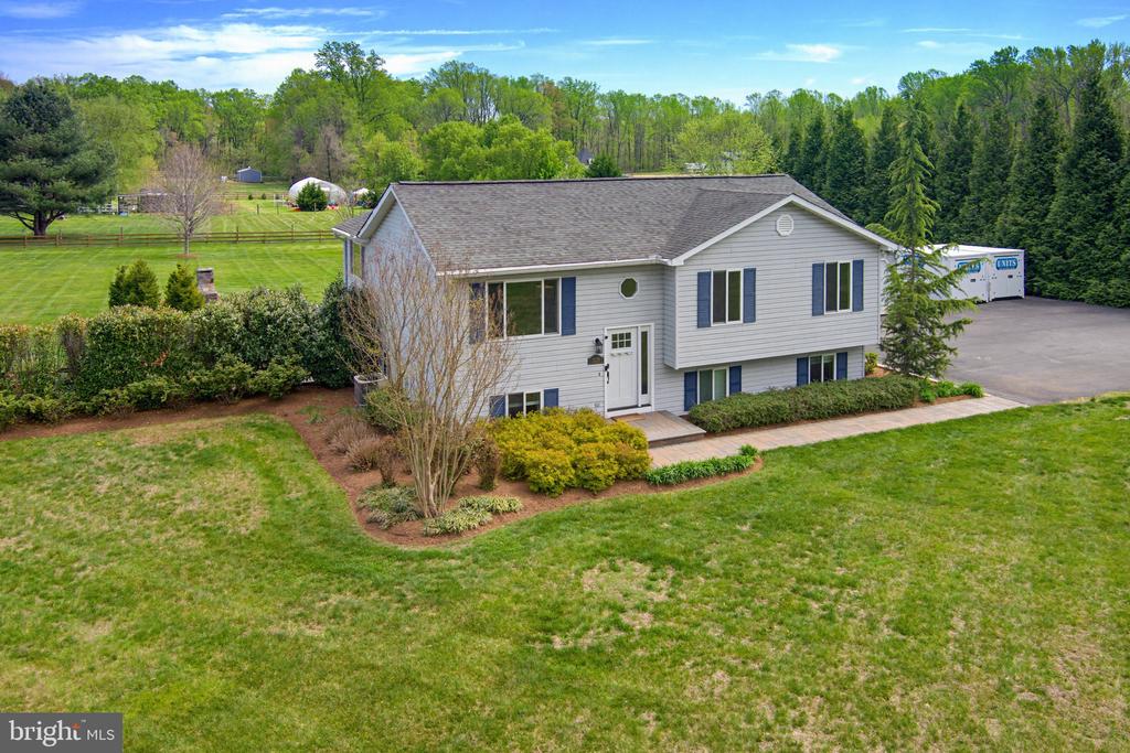 3229 BEARDS POINT ROAD