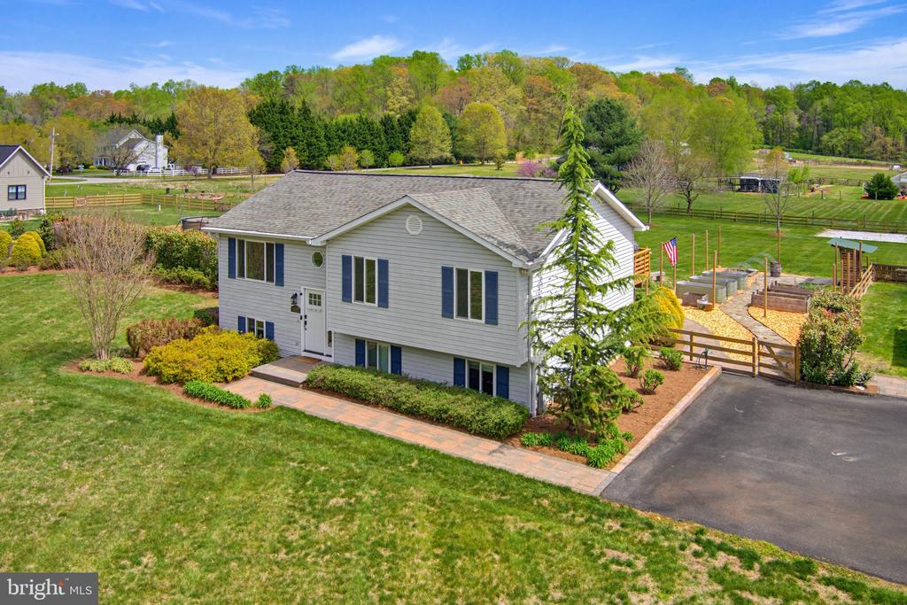 3229 BEARDS POINT ROAD