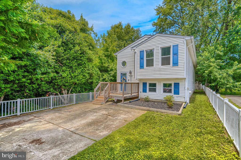 926 CENTRAL STREET