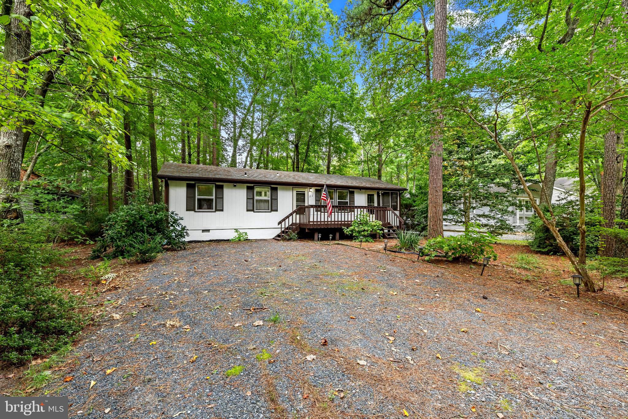 22 CRESTHAVEN DRIVE