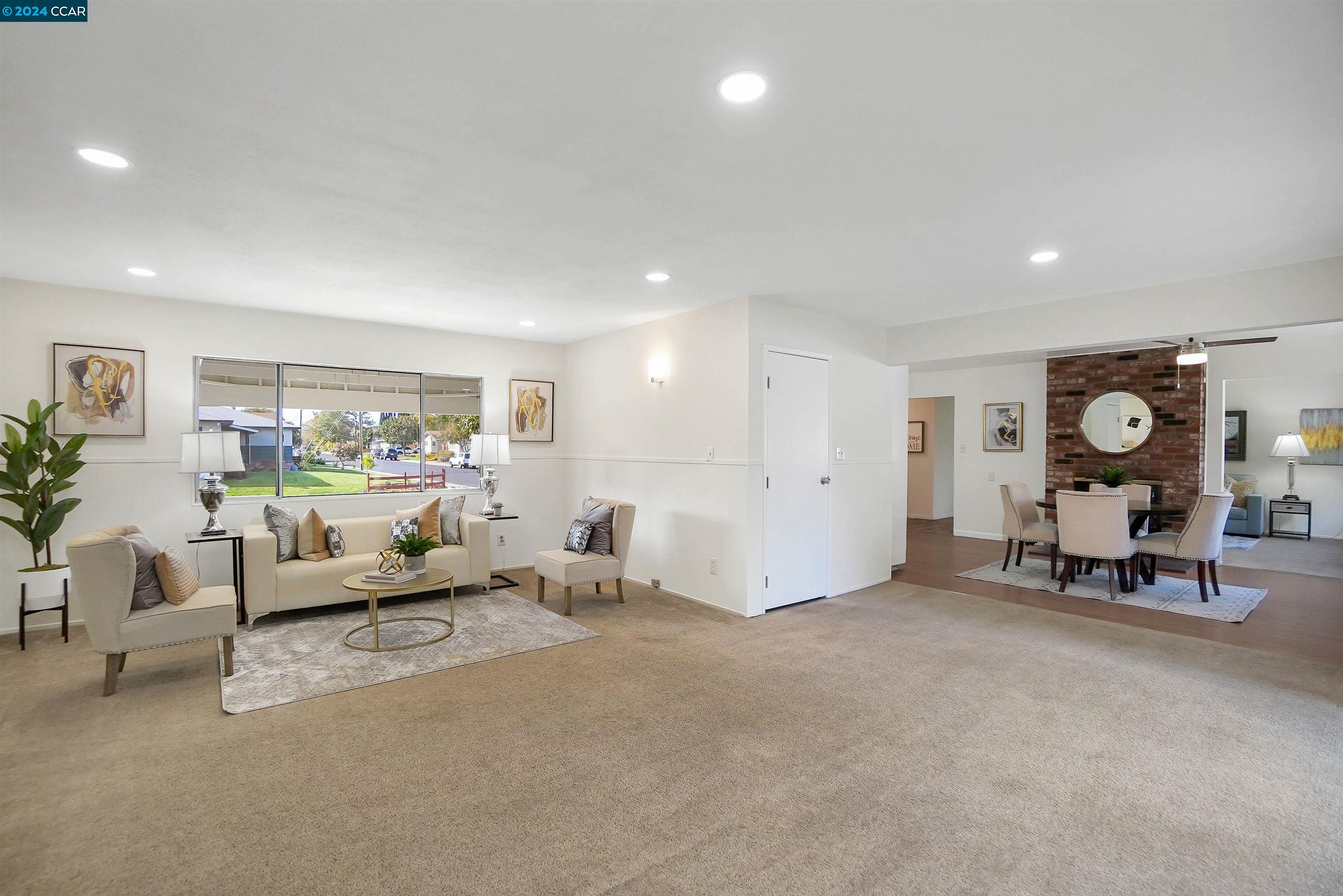 1766 Roxbury Dr