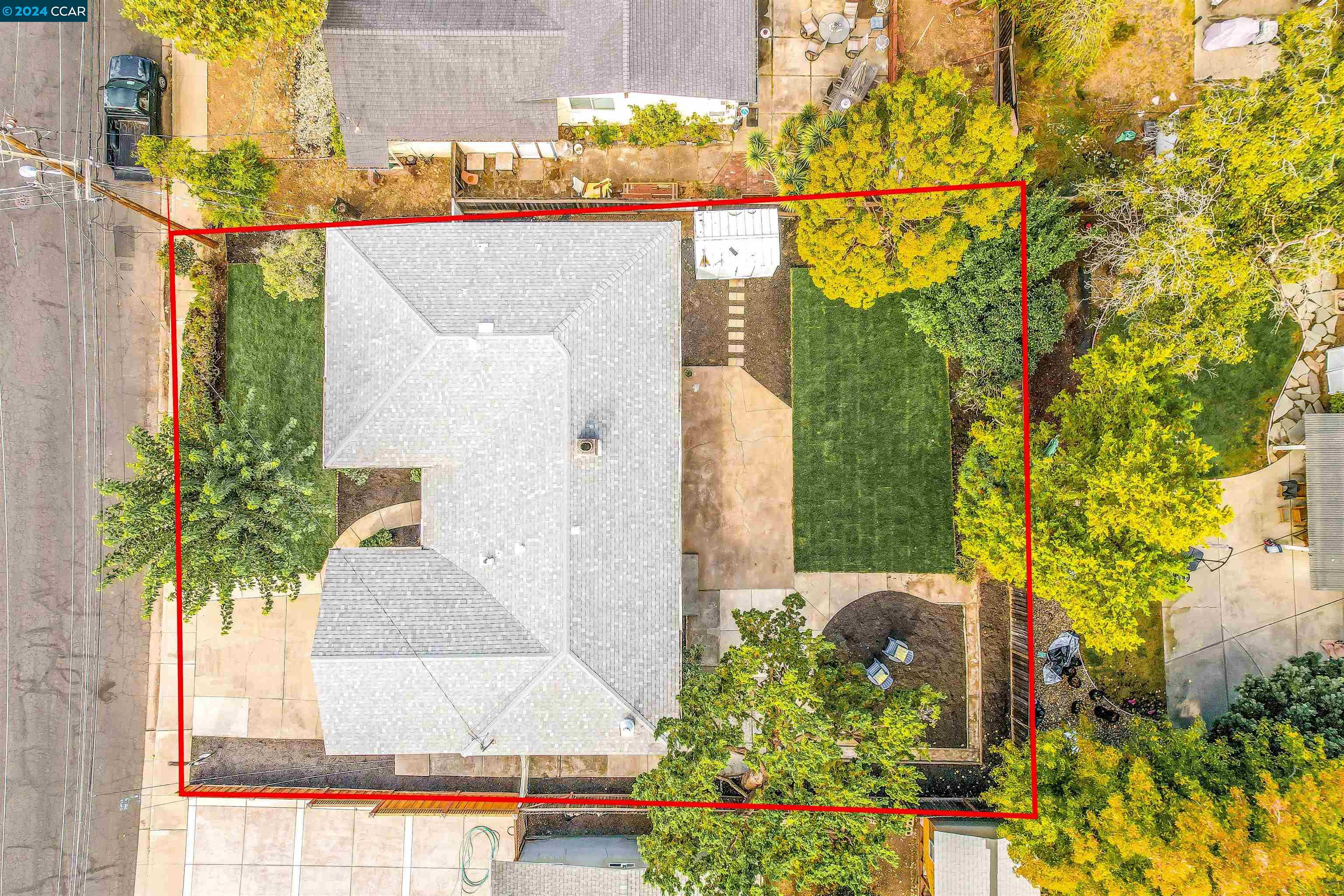 1766 Roxbury Dr