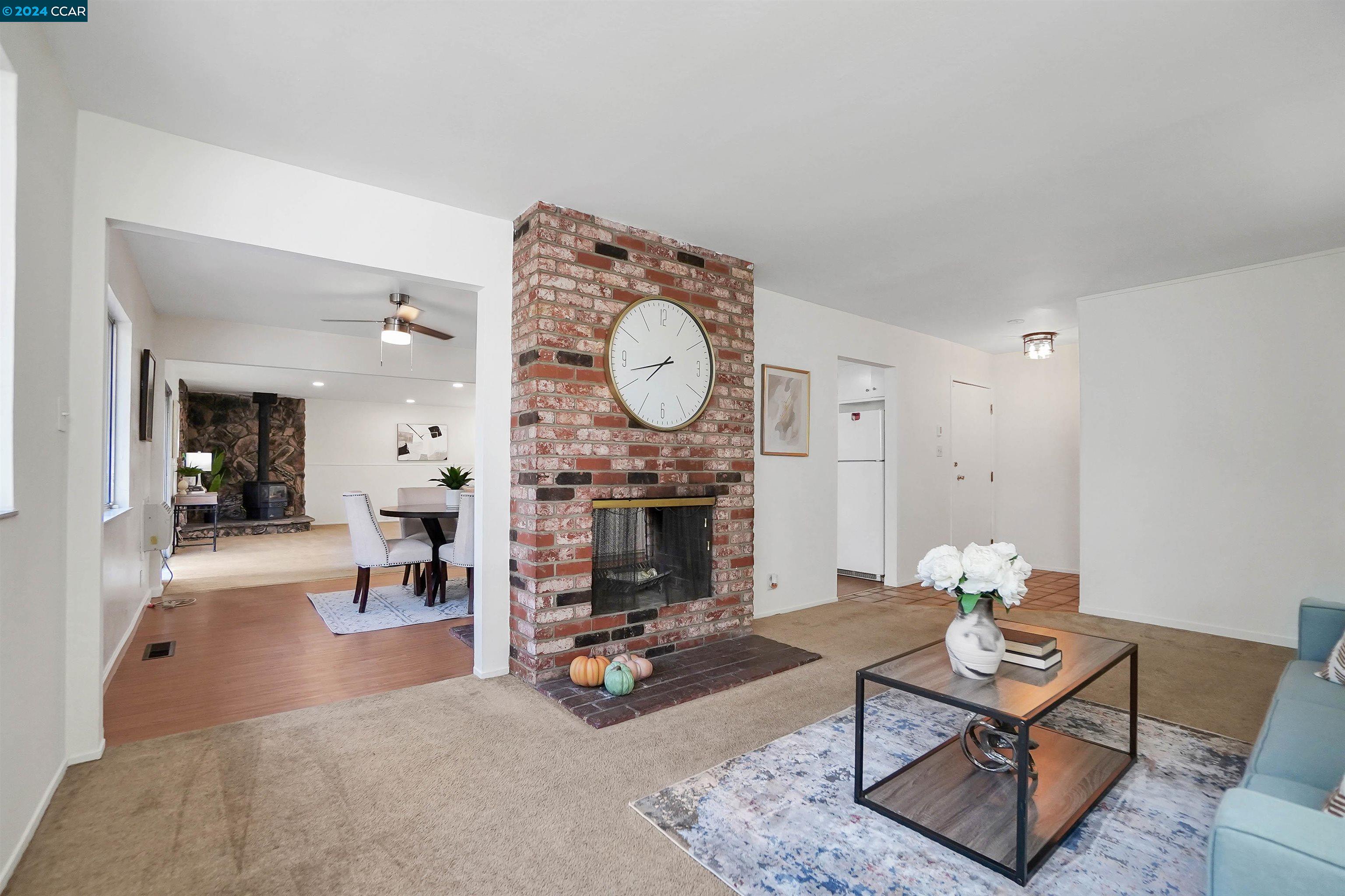 1766 Roxbury Dr