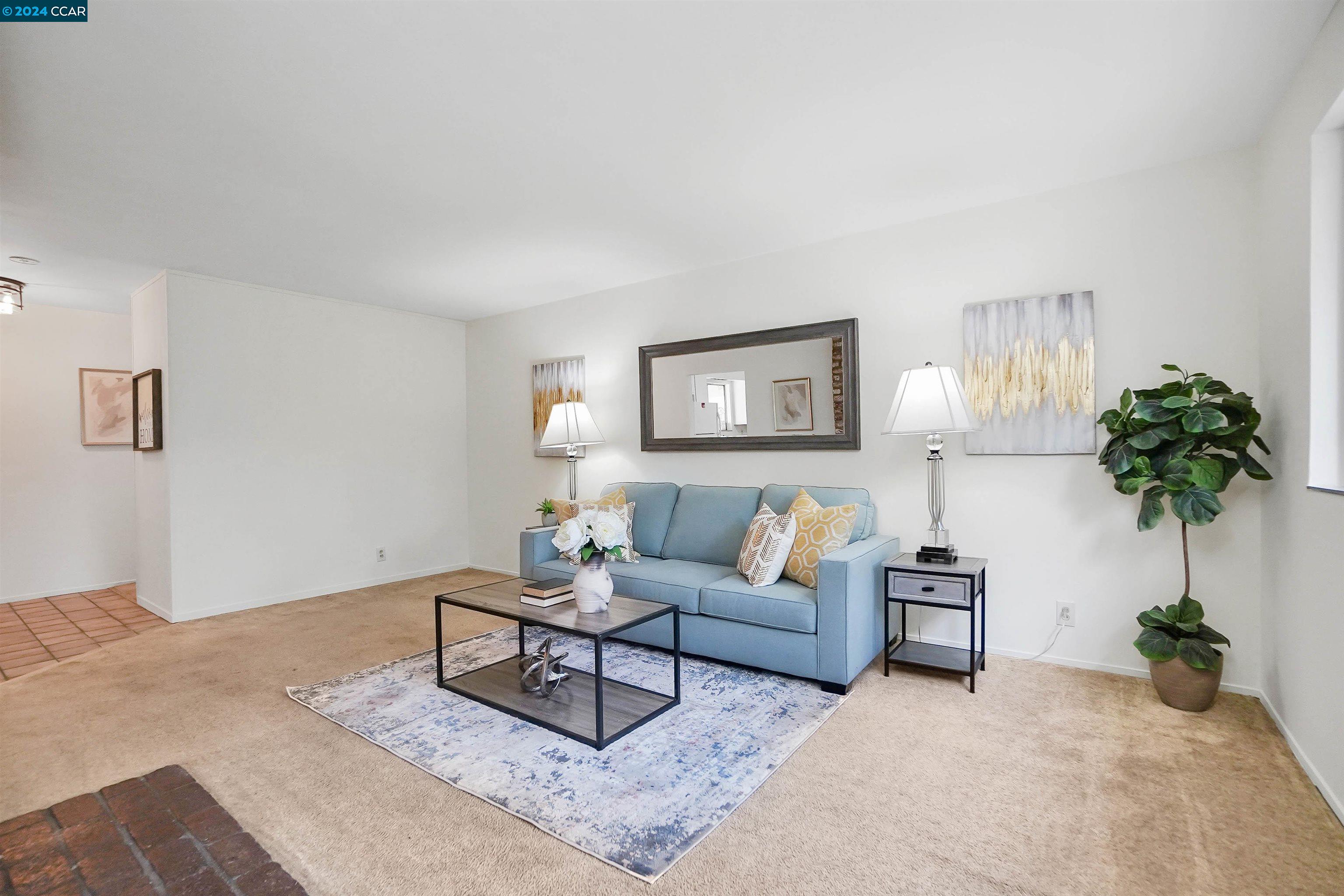1766 Roxbury Dr