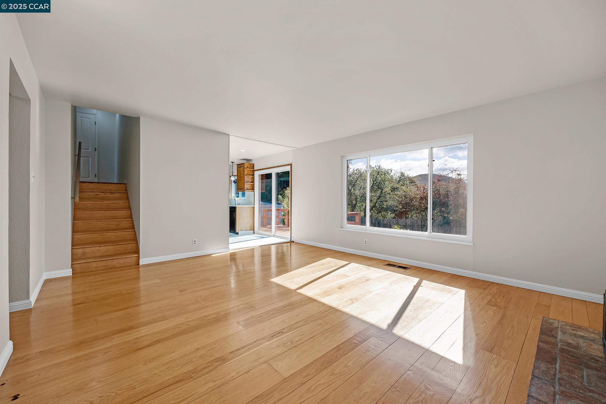 2543 Francis Dr