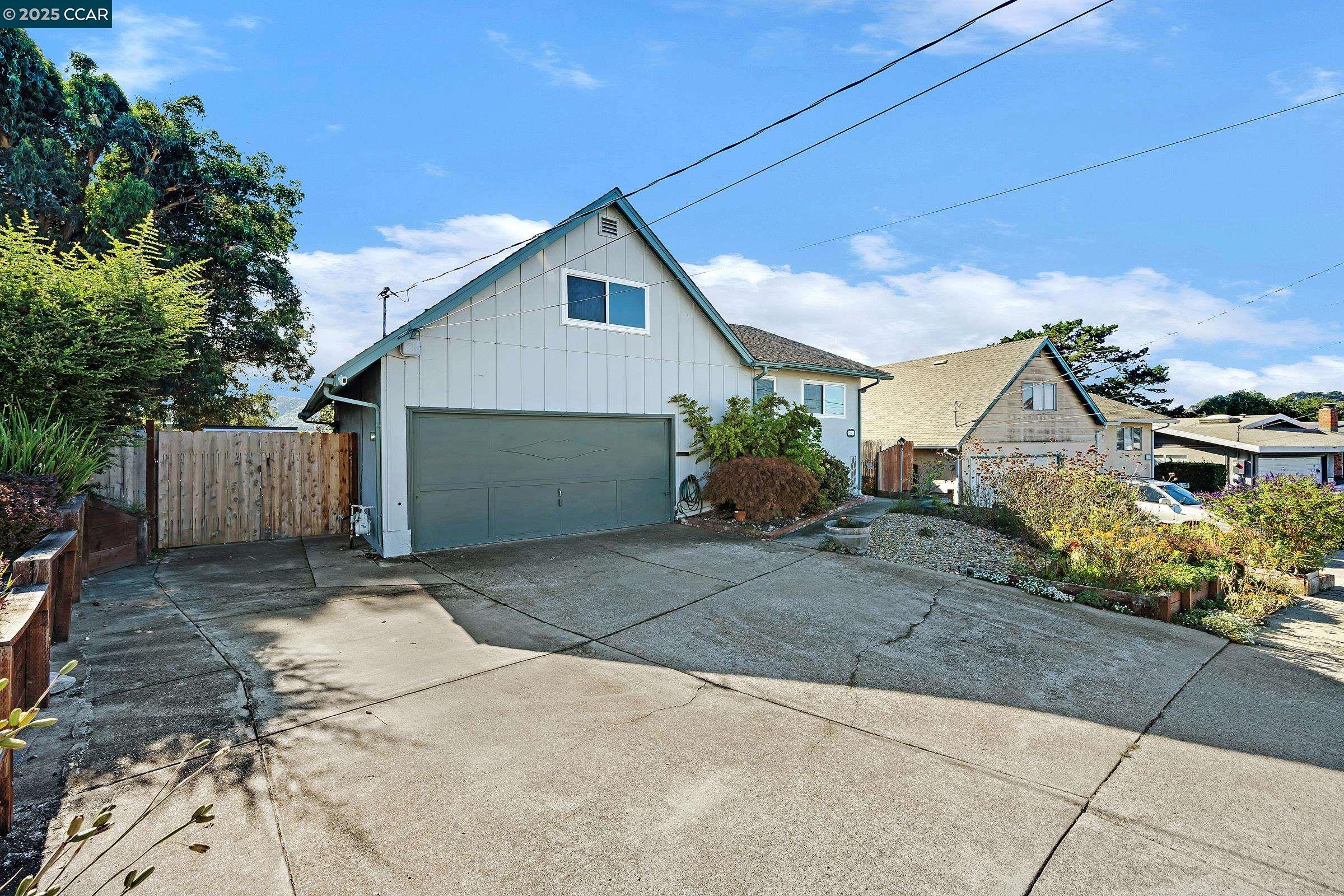 2543 Francis Dr