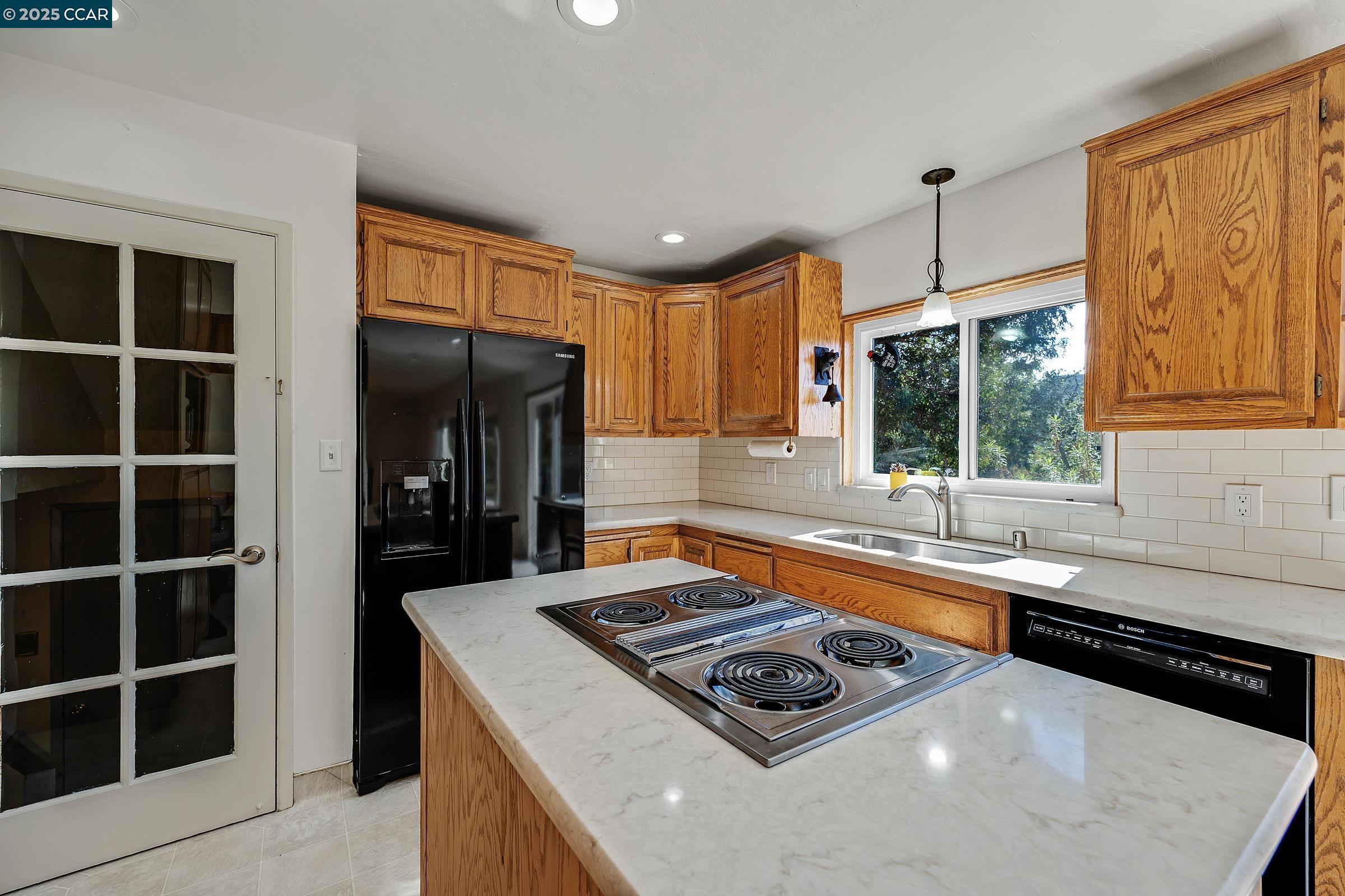 2543 Francis Dr