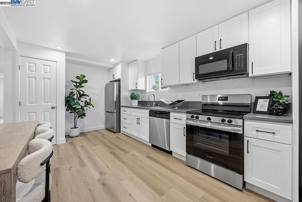 1520 4 Unit: A&B