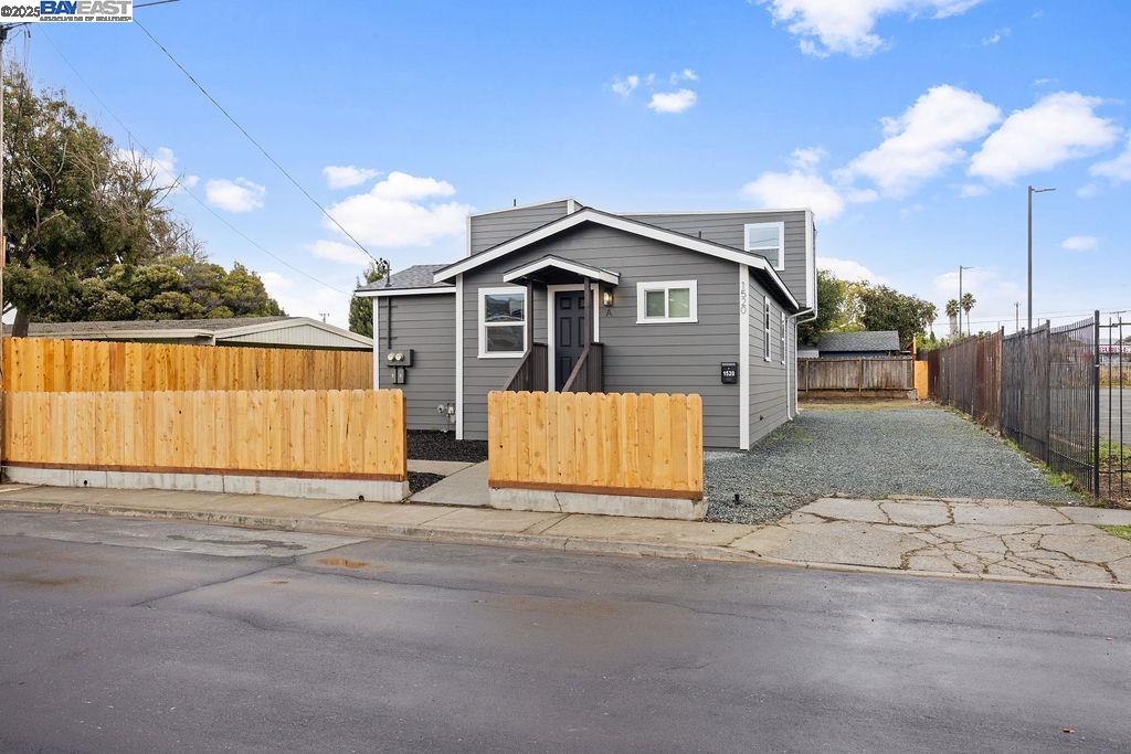 1520 4 Unit: A&B