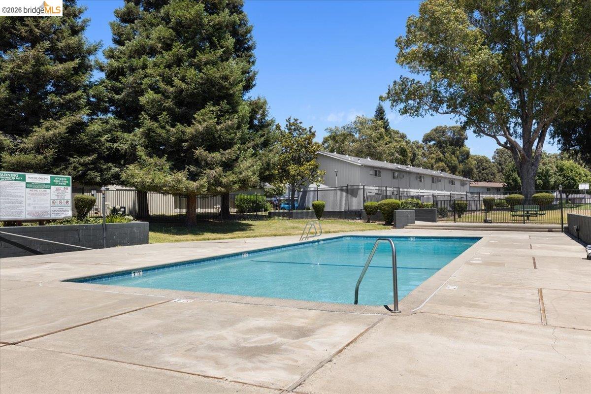 200 Del Luz Ct