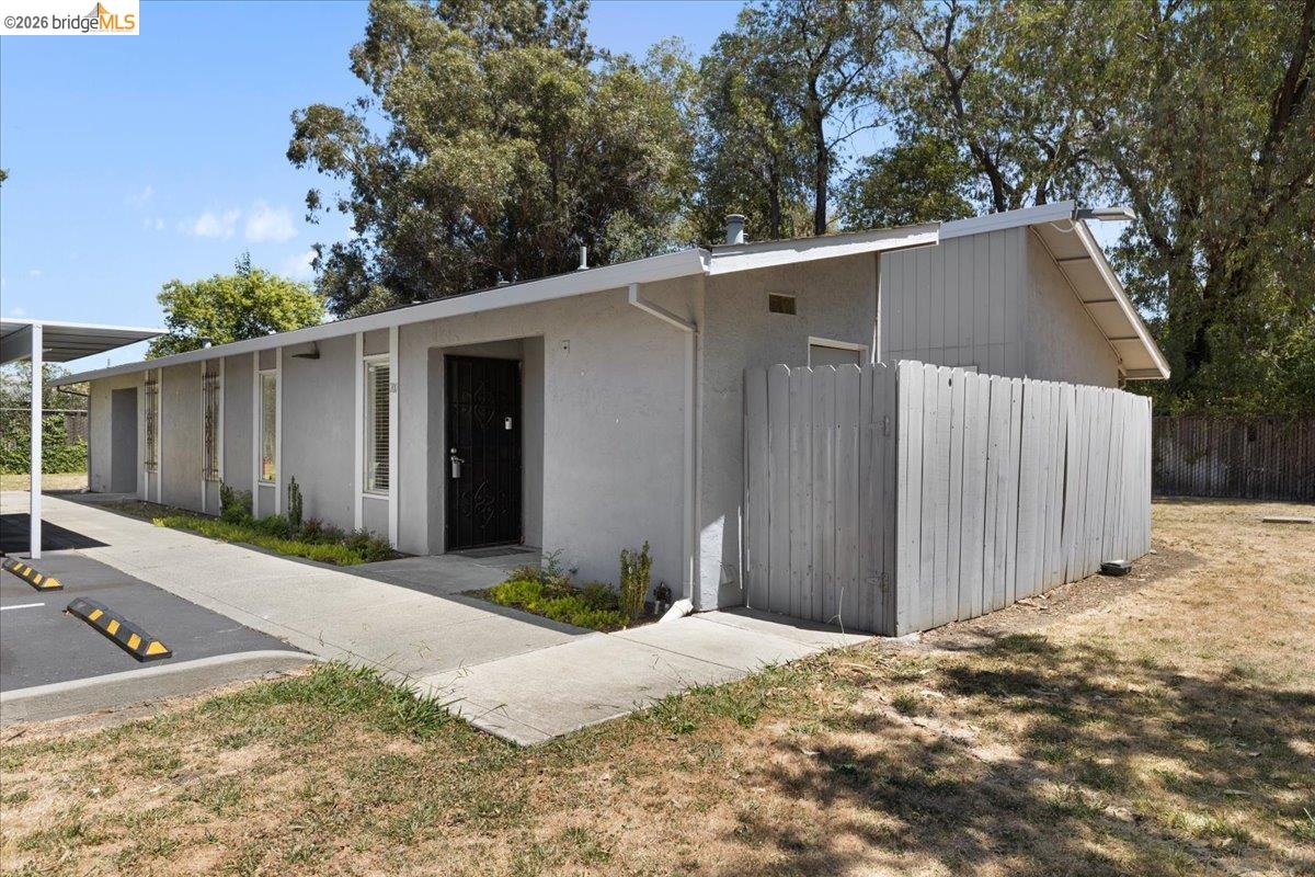 200 Del Luz Ct