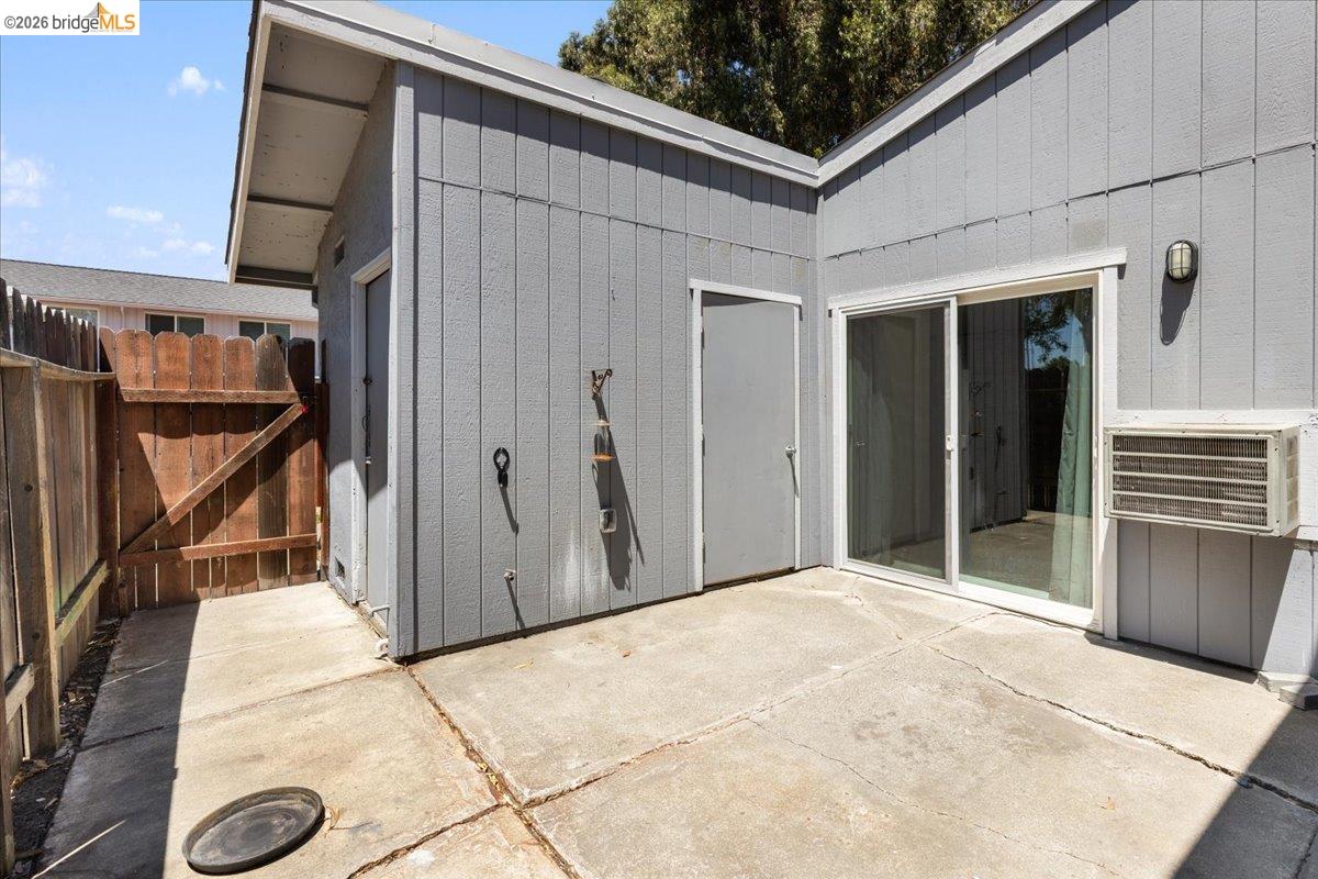 200 Del Luz Ct
