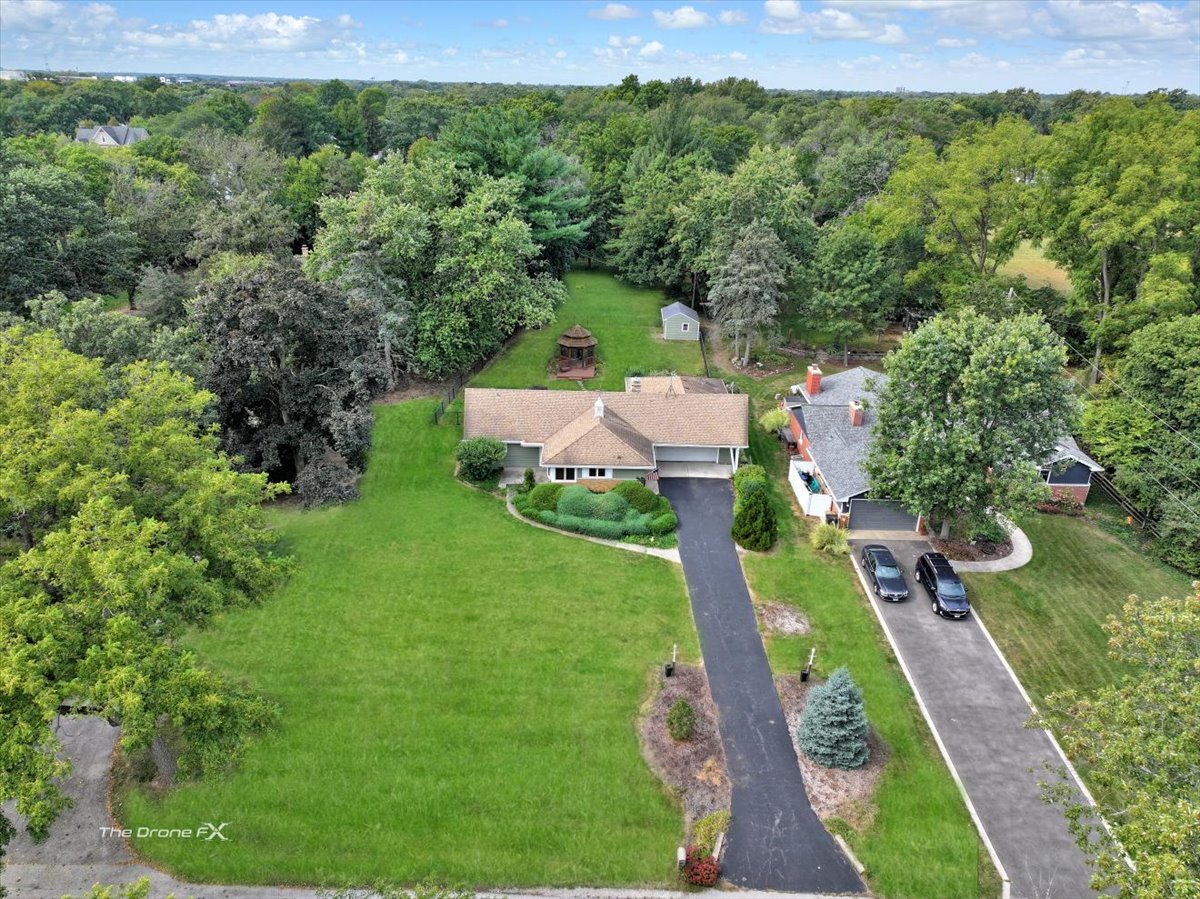 1s526 S Taylor Road