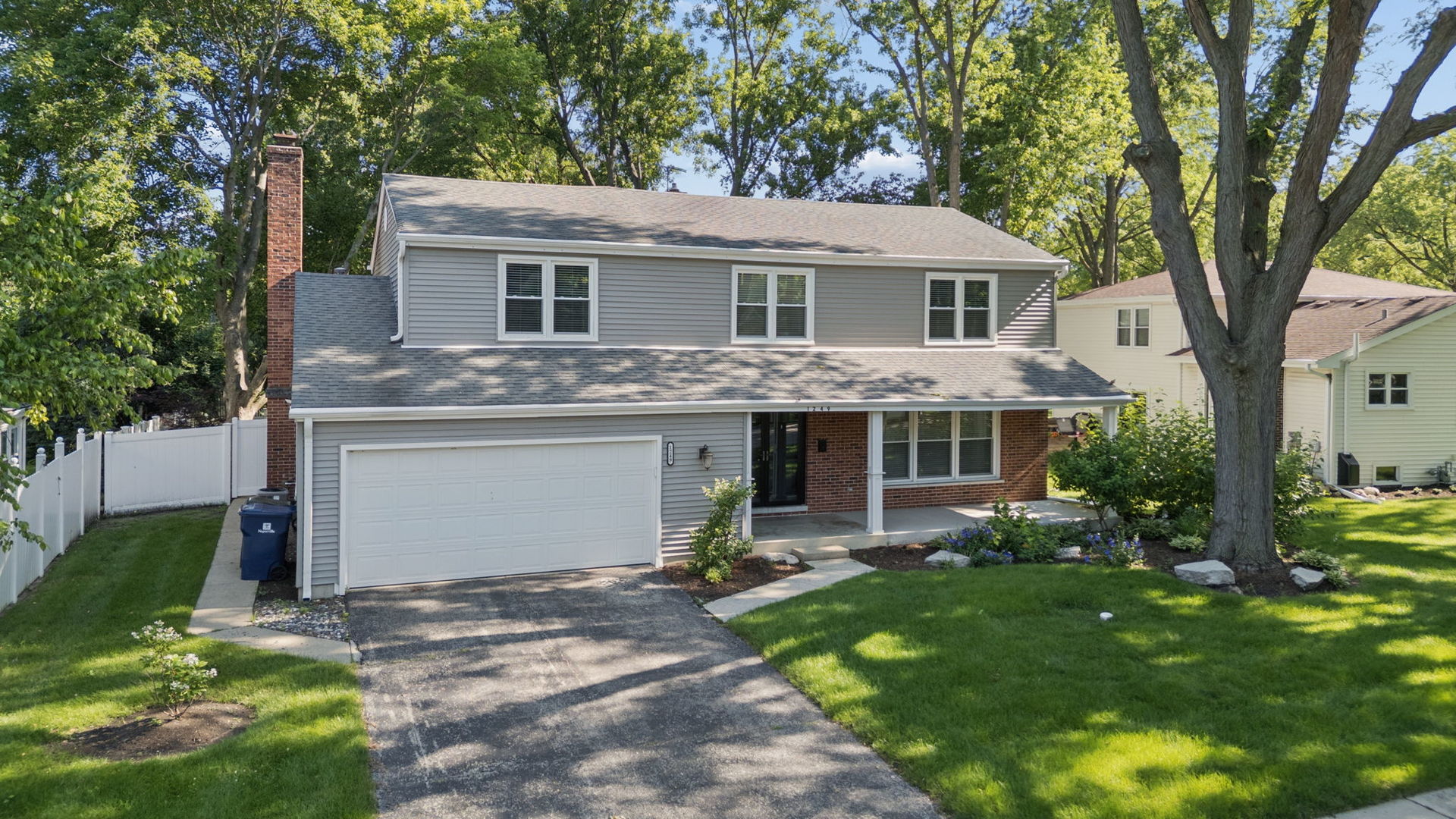 1249 STONEGATE Road