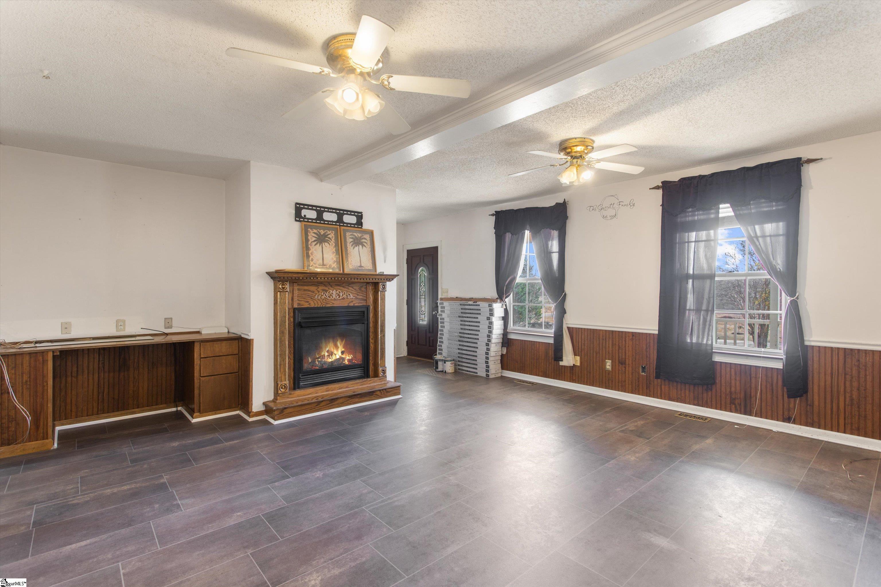 1215 E Georgia Road