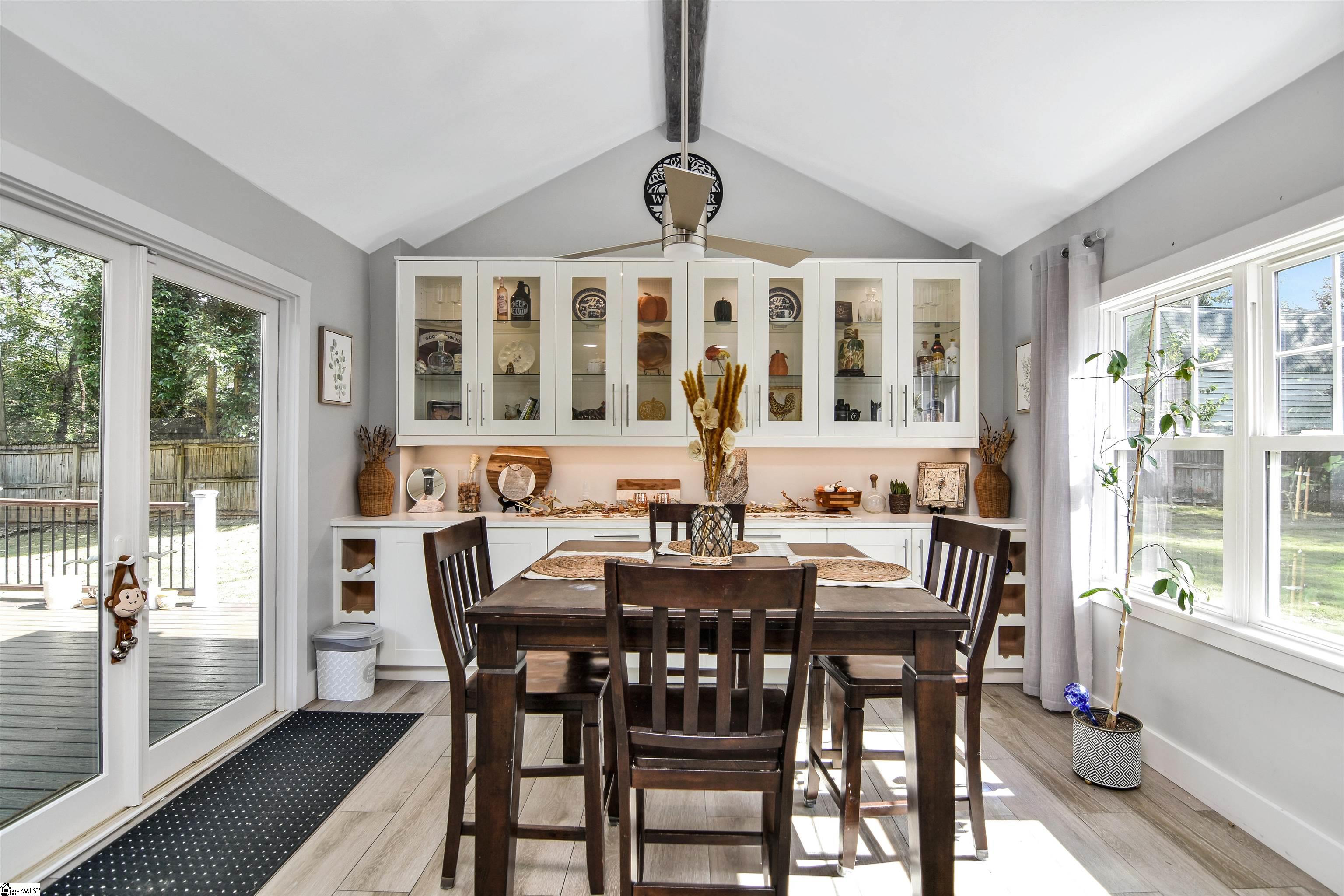 1169 Woodburn Road