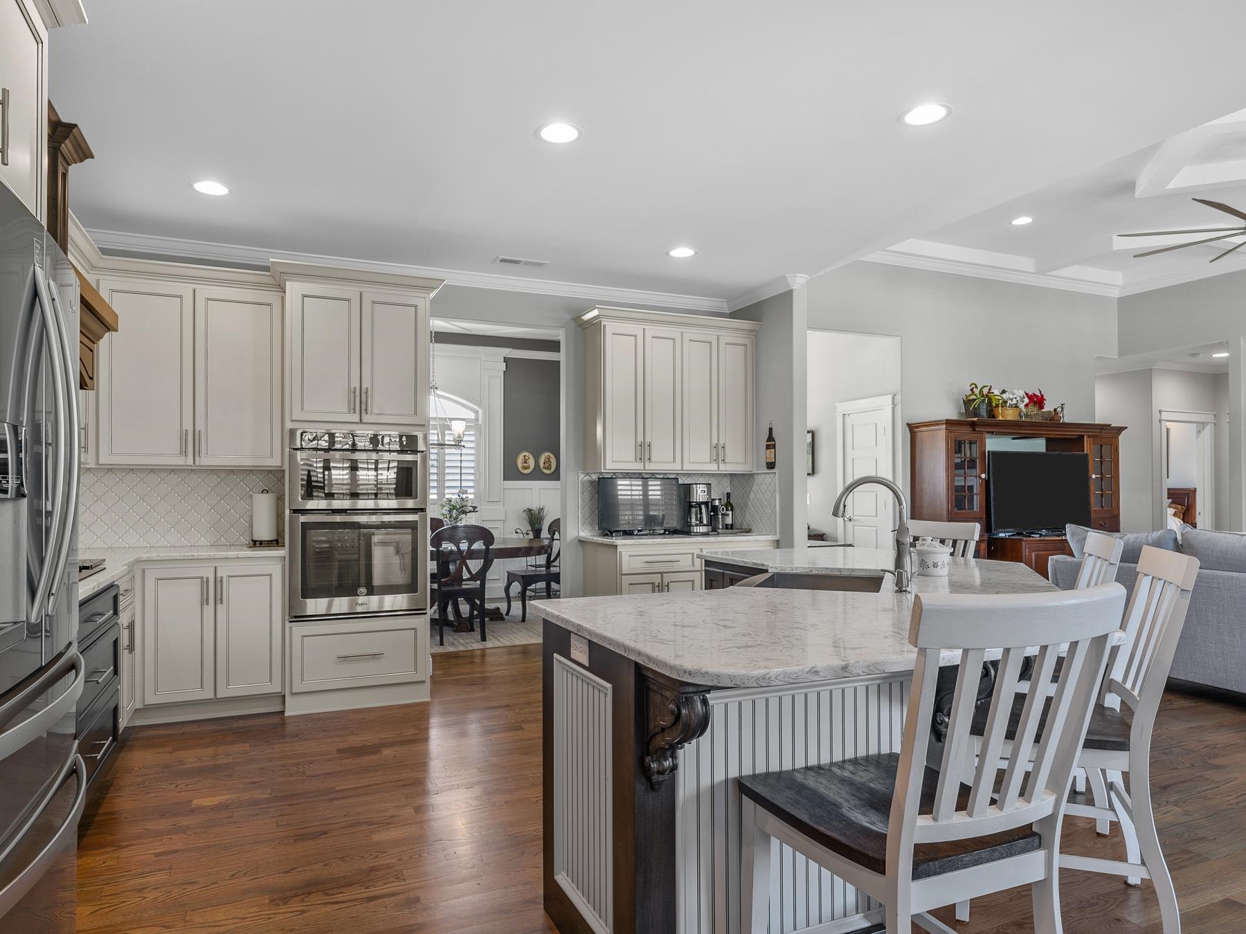 301 La Novia Court