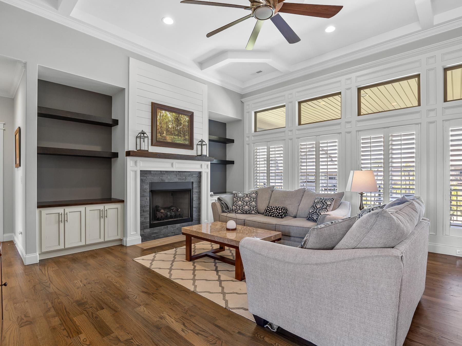 301 La Novia Court
