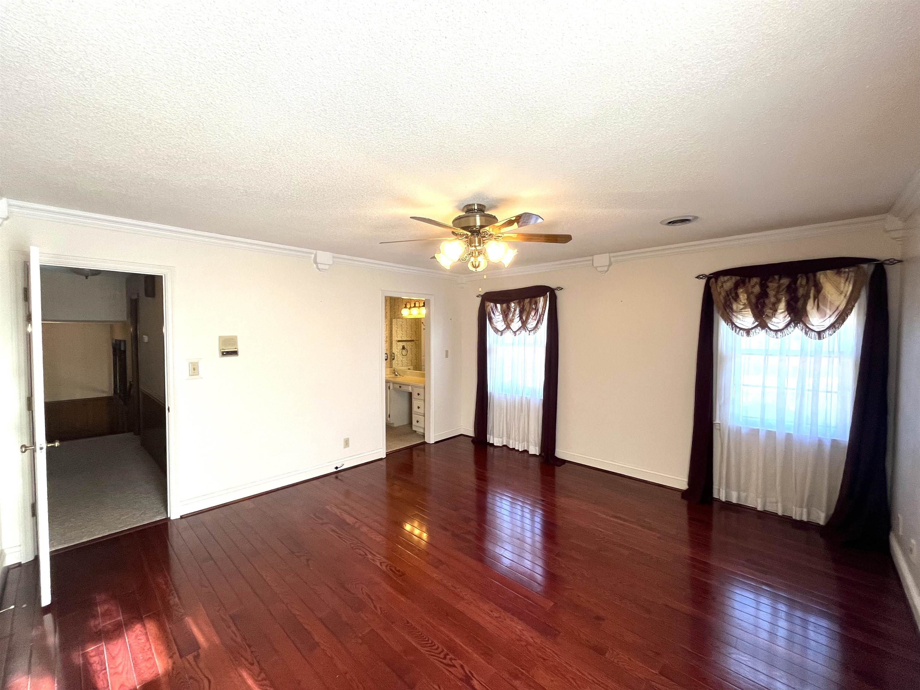 822 Shoresbrook Drive