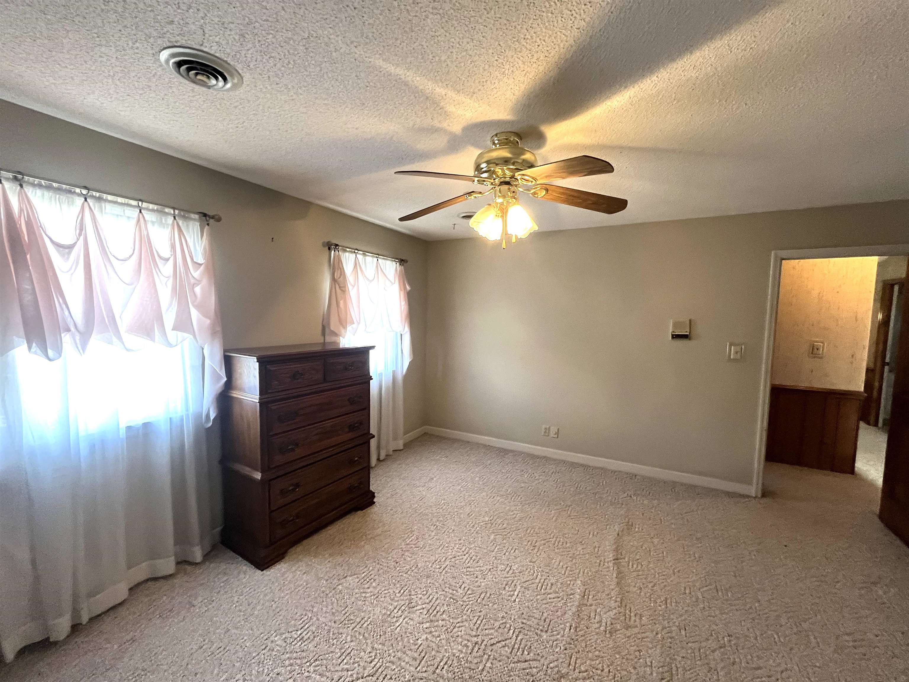 822 Shoresbrook Drive