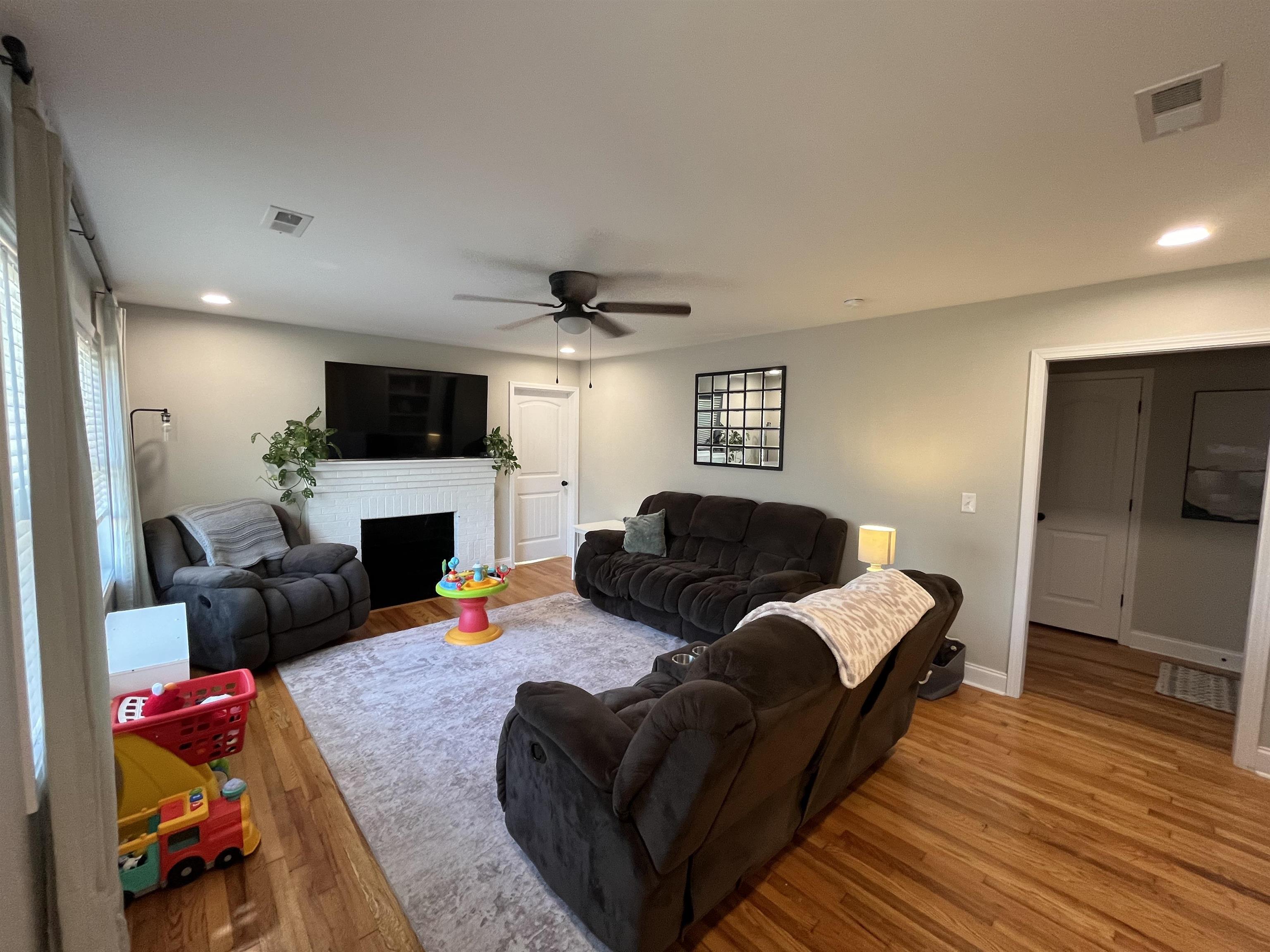 1105 Old Spartanburg Highway