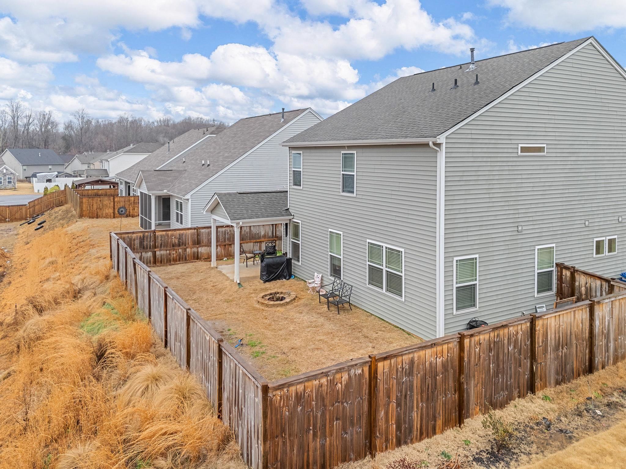 423 Wolfbend Road
