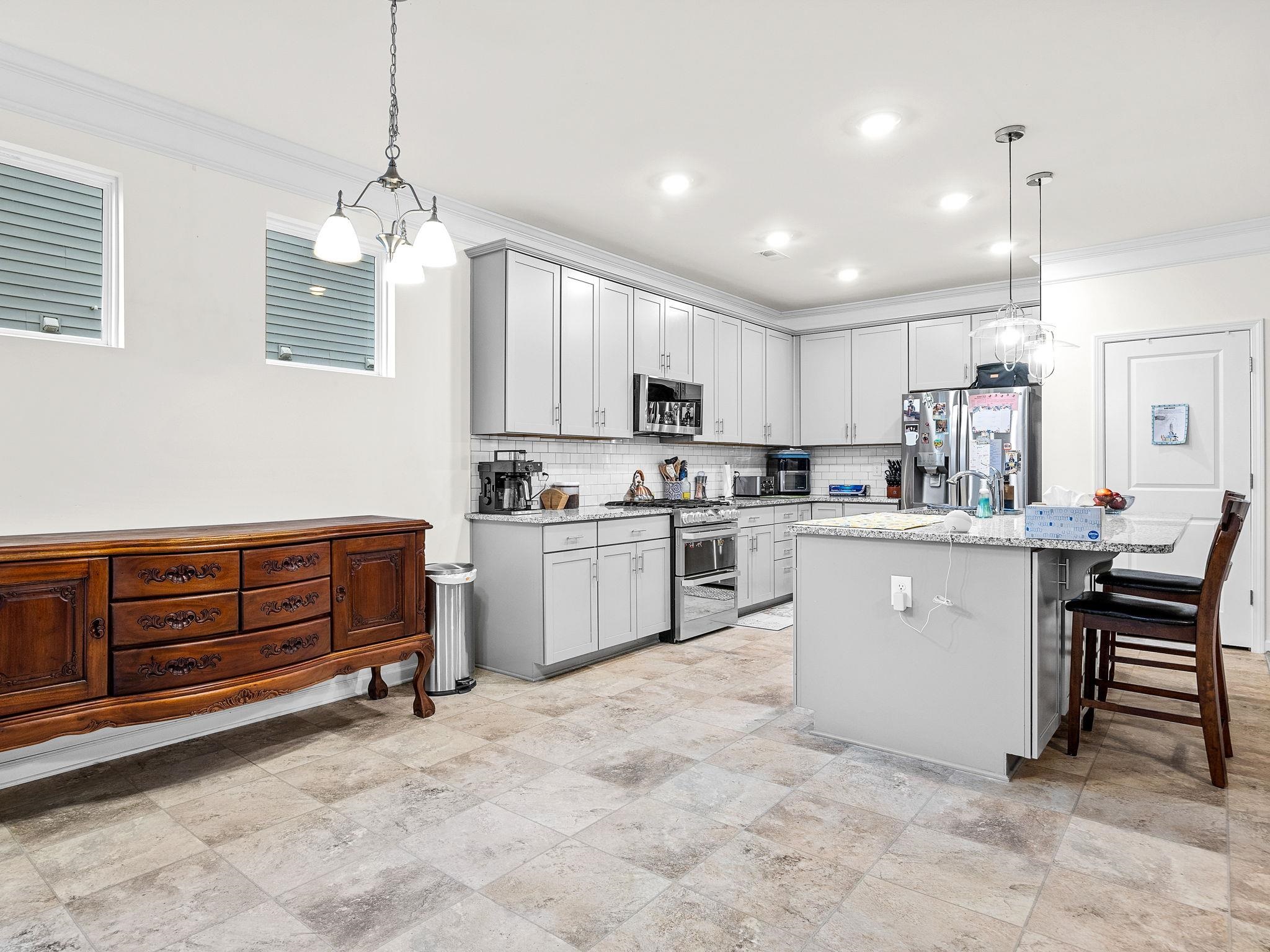 423 Wolfbend Road
