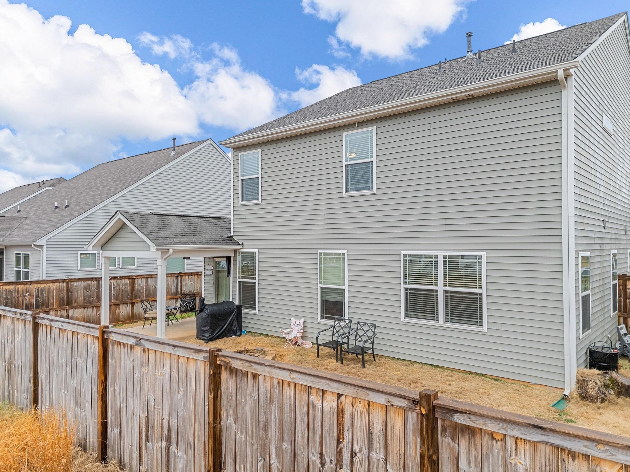423 Wolfbend Road