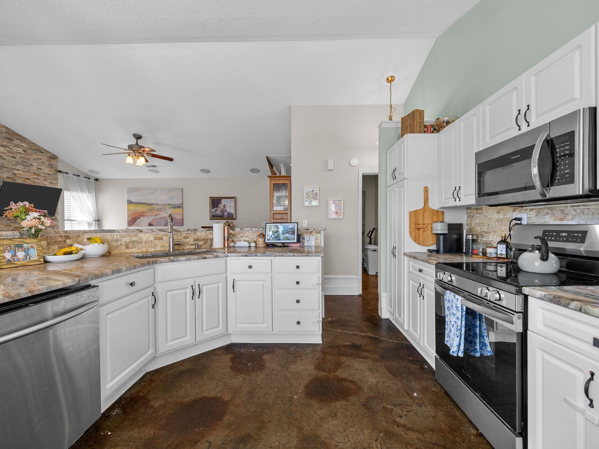 426 Flamingo Way