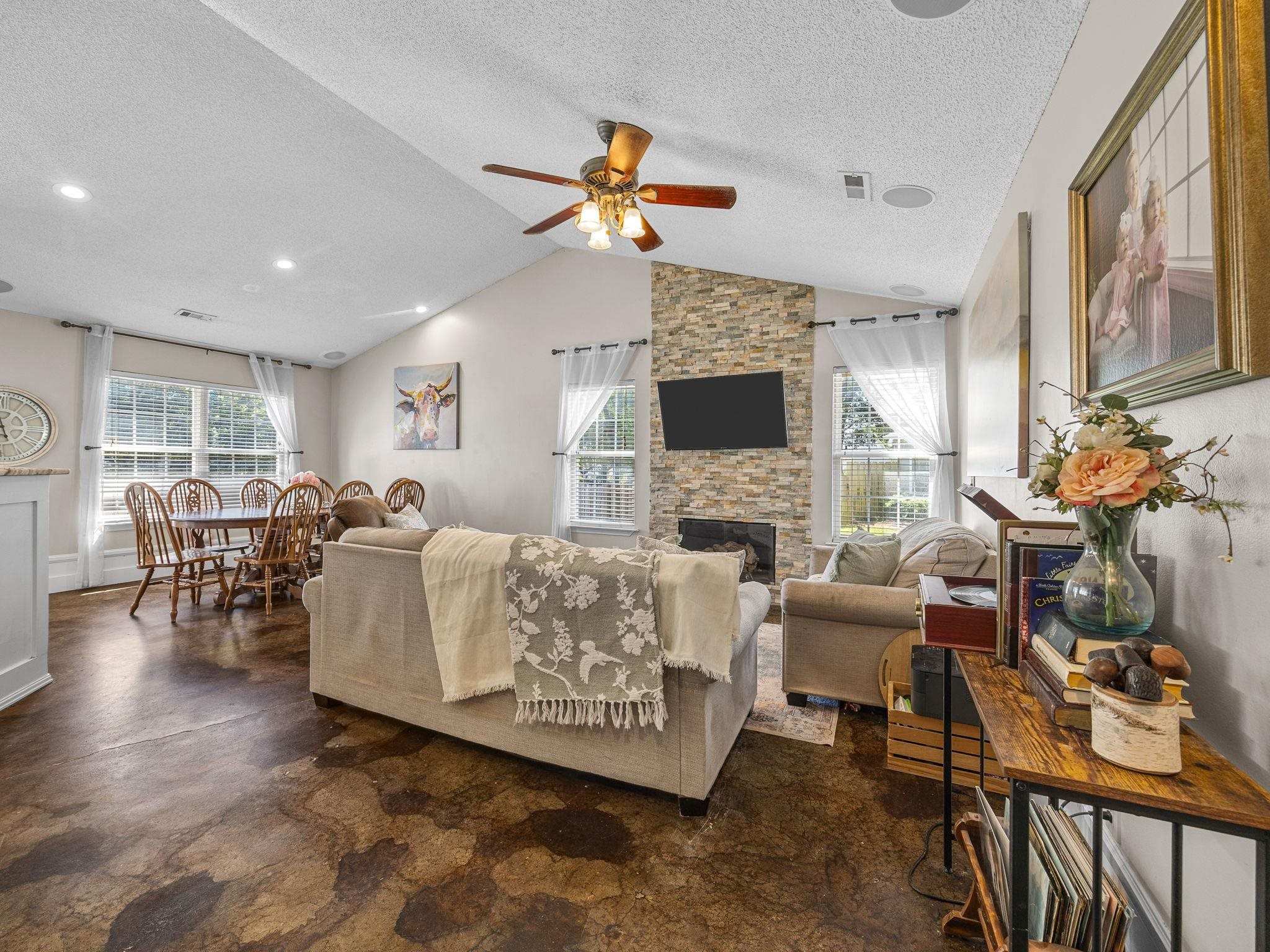 426 Flamingo Way
